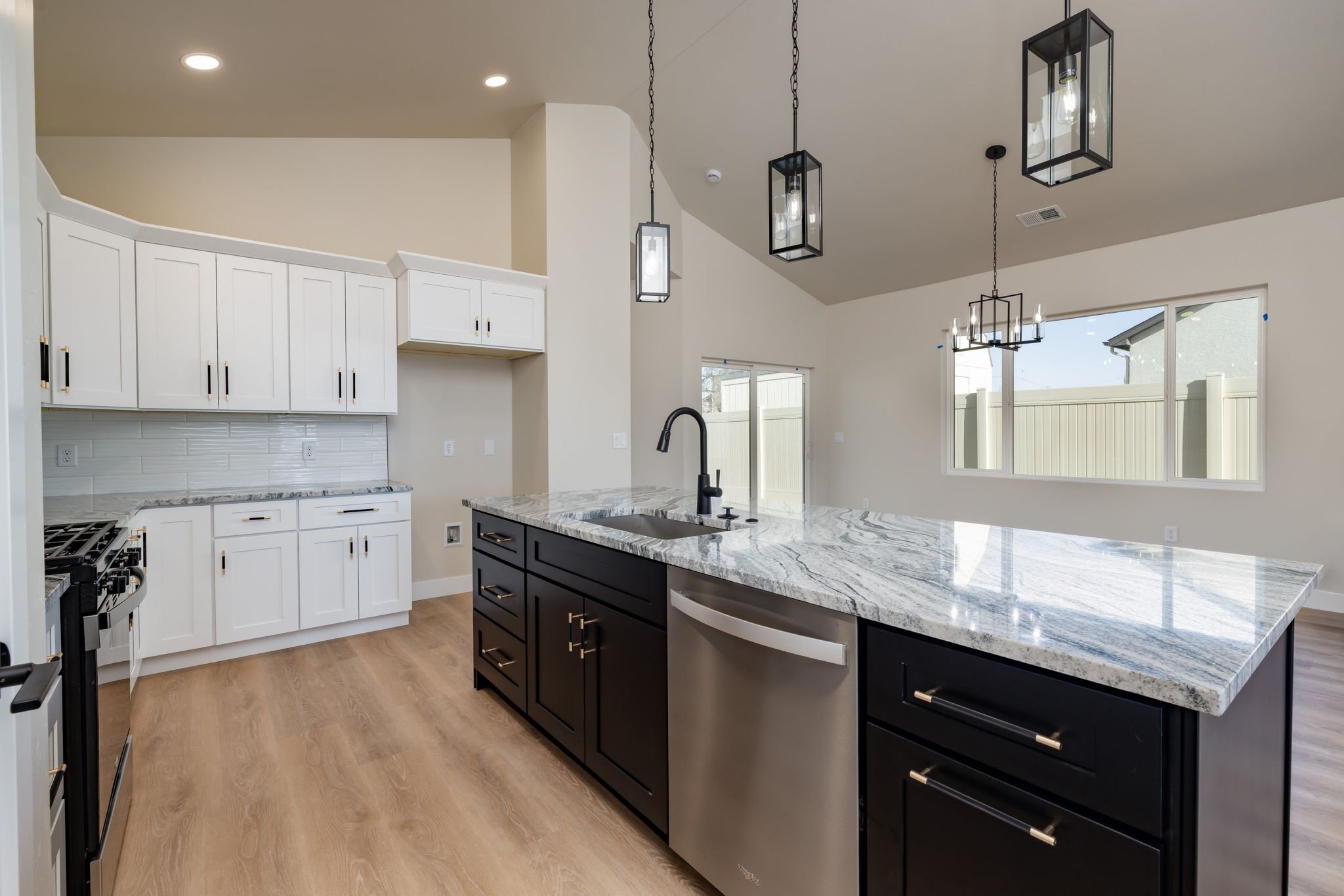 18-web-or-mls-509 Desert Peach-17.jpg