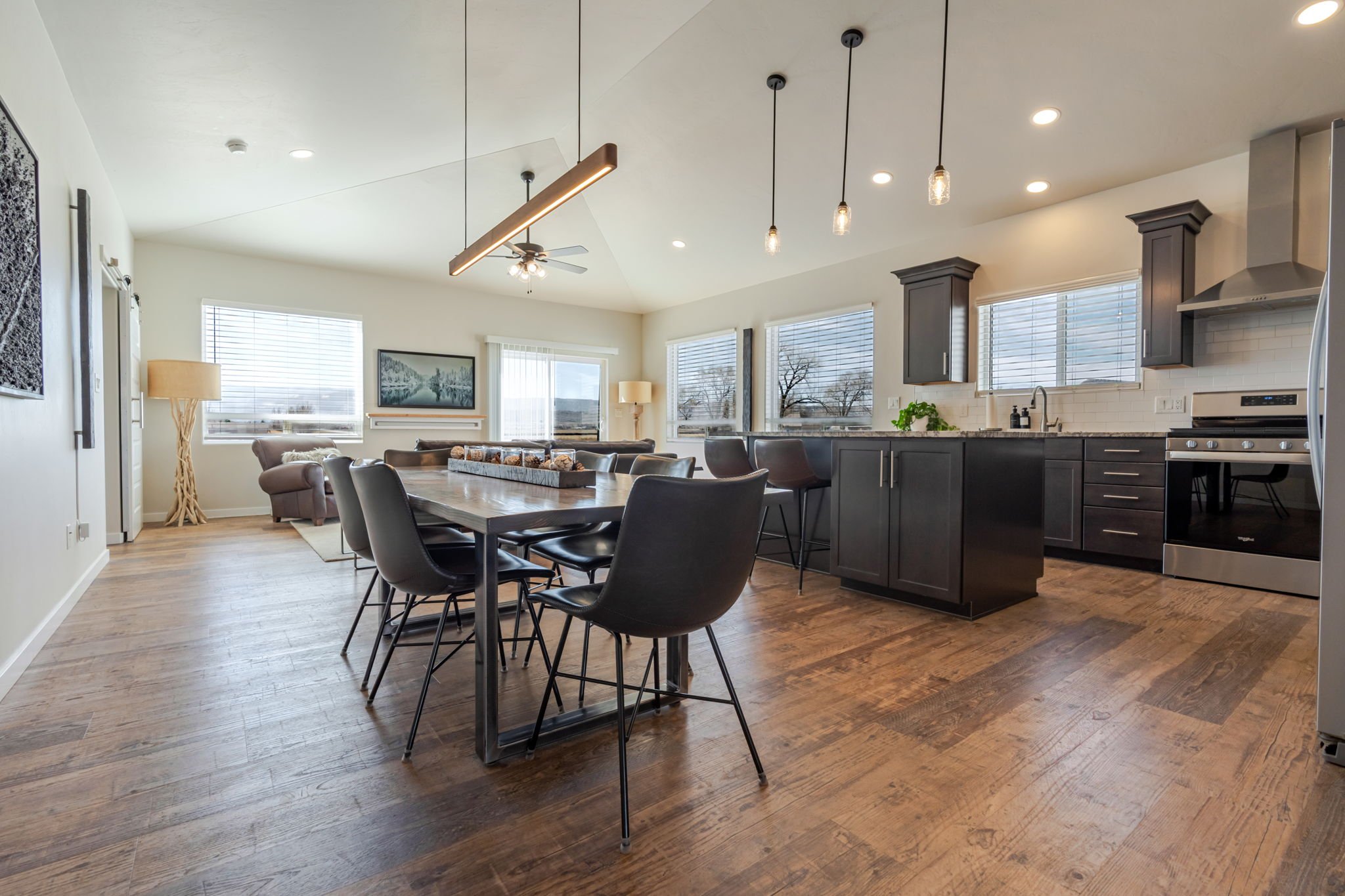 21-web-or-mls-1301 M Road-7.jpg