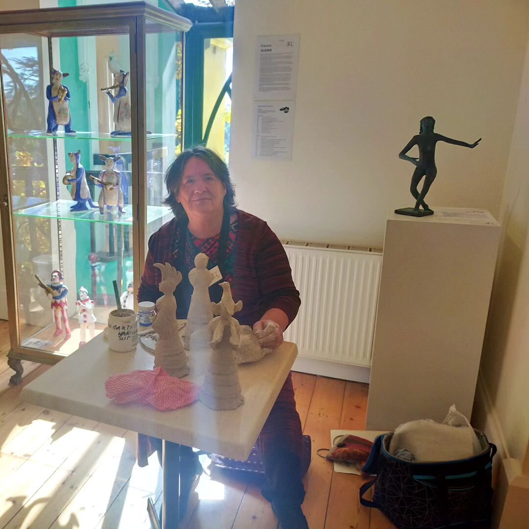 A perfect autumn day in the Convent Gallery demonstrating how to build a figurine.