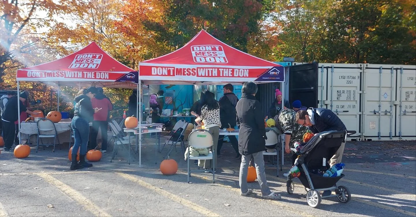 Pancakes π₯ , Pumpkins π and People π¦Ή‍βοΈ .
A little bit a spice, a little bit of scary π» and some of our best friends π« . DWMTD loves doing our annual pumpkin carving with our Saturdays at the Container program.
The kids mixed some cinnamon