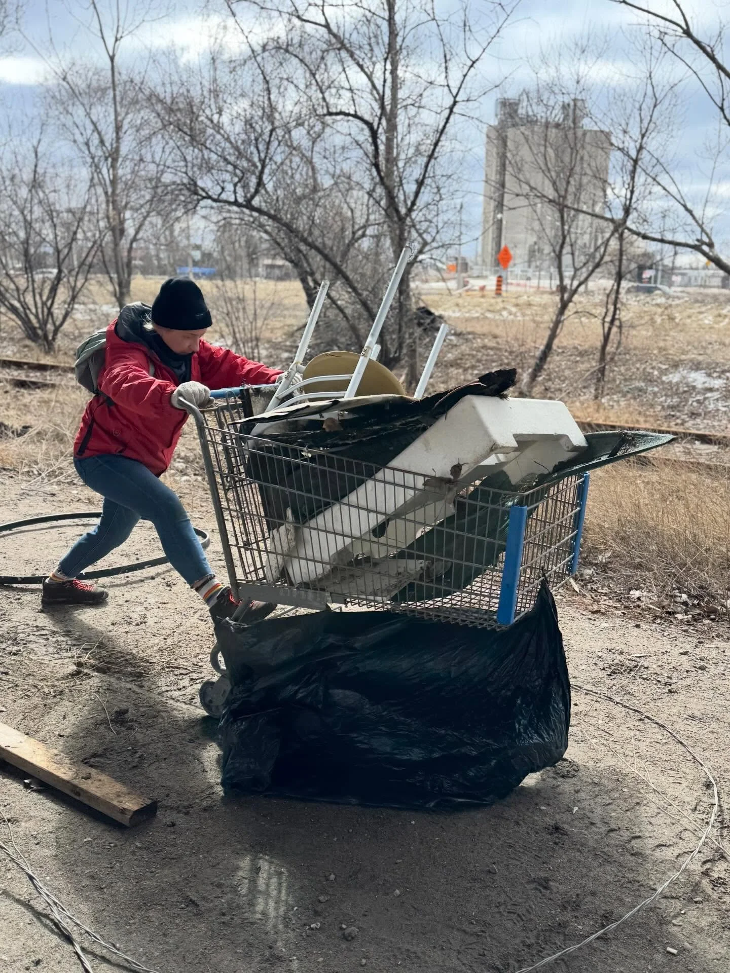 2500 pounds of trash collected from the Portlands! 💪 

Some came out for the first time and some come out every year and a few have been out more than 300 times.

Despite the snow ❄️ last night and the biting wind 🥶💨 this morning, 40 people came o