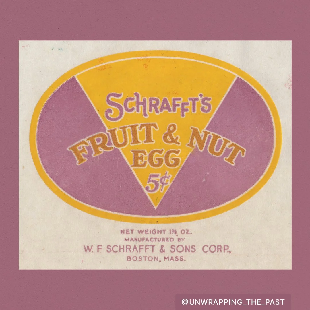 Schrafft's Fruit and Nut Egg 🥚🐰
.
.
.
#1930s #1930sdesign #1930scandy #design #designhistory #advertisinghistory #candy #wrappers #candywrappers #vintage