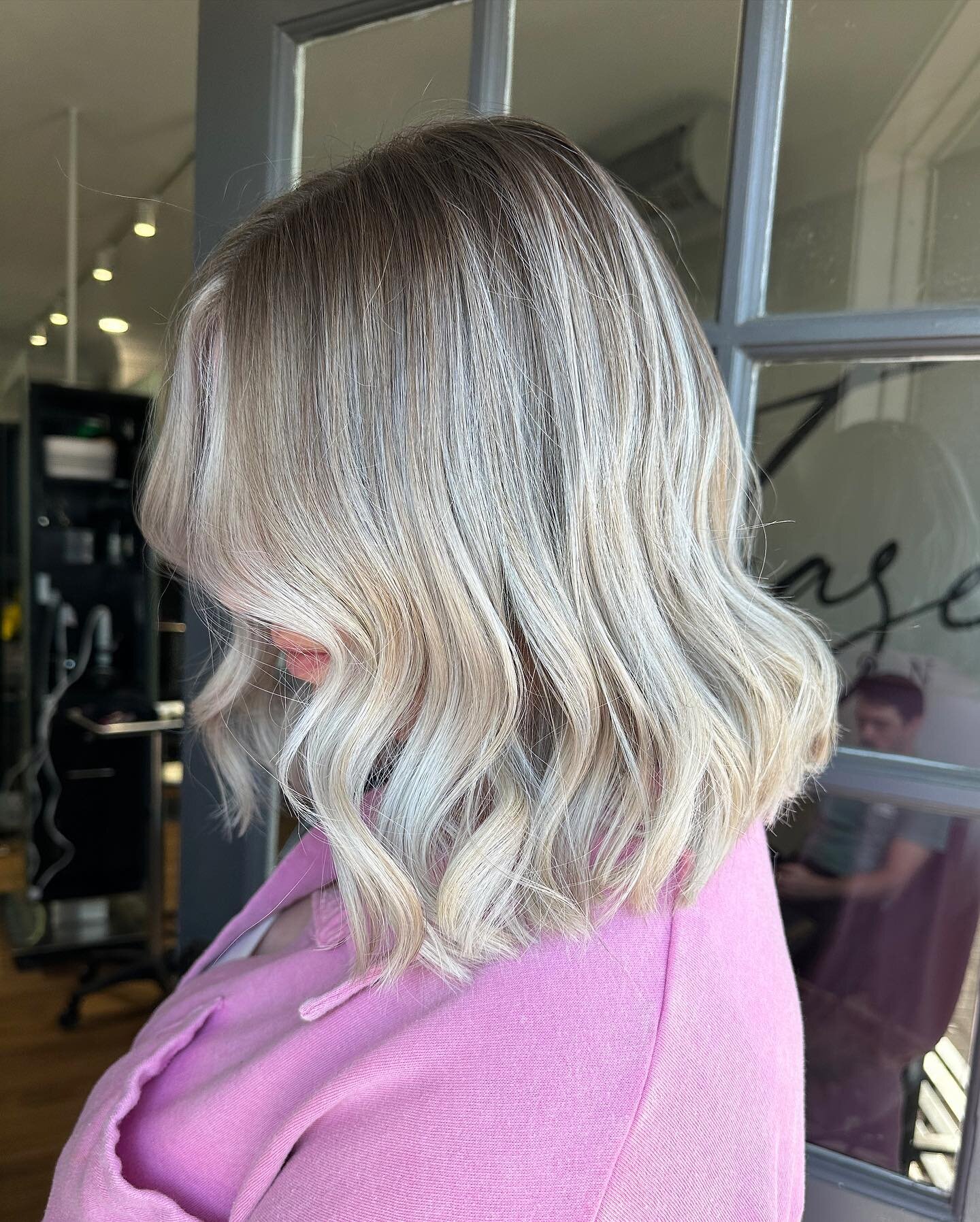 M e l t e d so perfectly 🤍🤎
-
By Kathryn @hairby_kathrynt 
-
TEXT TO BOOK 302-279-7876
-

#teasesalonde #delawaresalon #delawarehairstylist #delawarehair #delawarestylist #delawarehairsalon #delawaresalon #behindthechair #modernsalon #americansalon