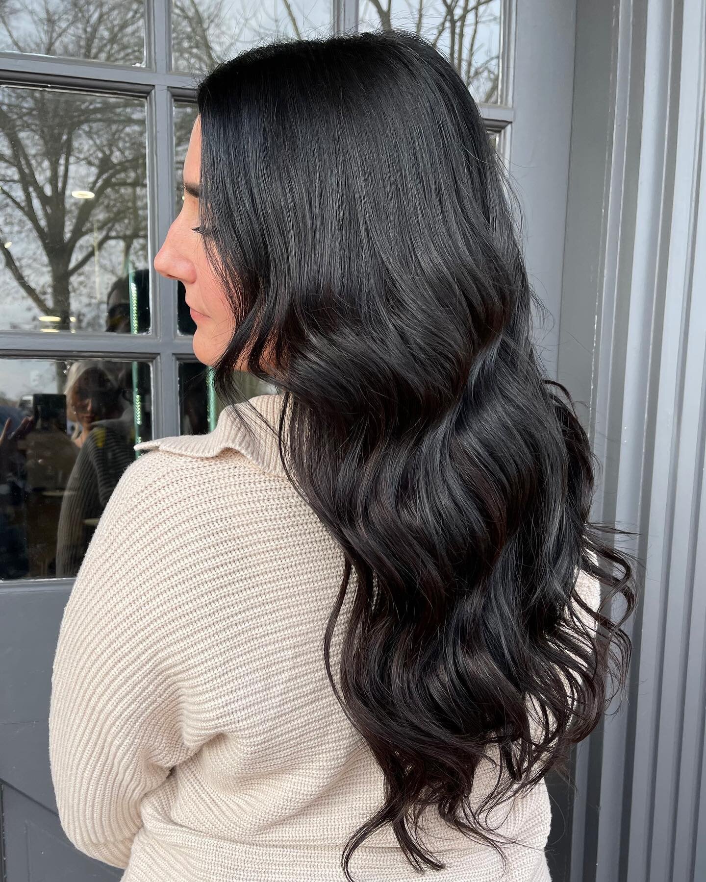 Dark hair 🤝🏽 volume weft install 
-
By Teal @trends_by_teal 
-
TEXT TO BOOK 302-379-7876
-

#teasesalonde #delawarehairstylist #delawarehairextensions #bellamihair #bellamipro #volumeweft #handtiedextensions #bellamihairpro #bellamihairextensions #