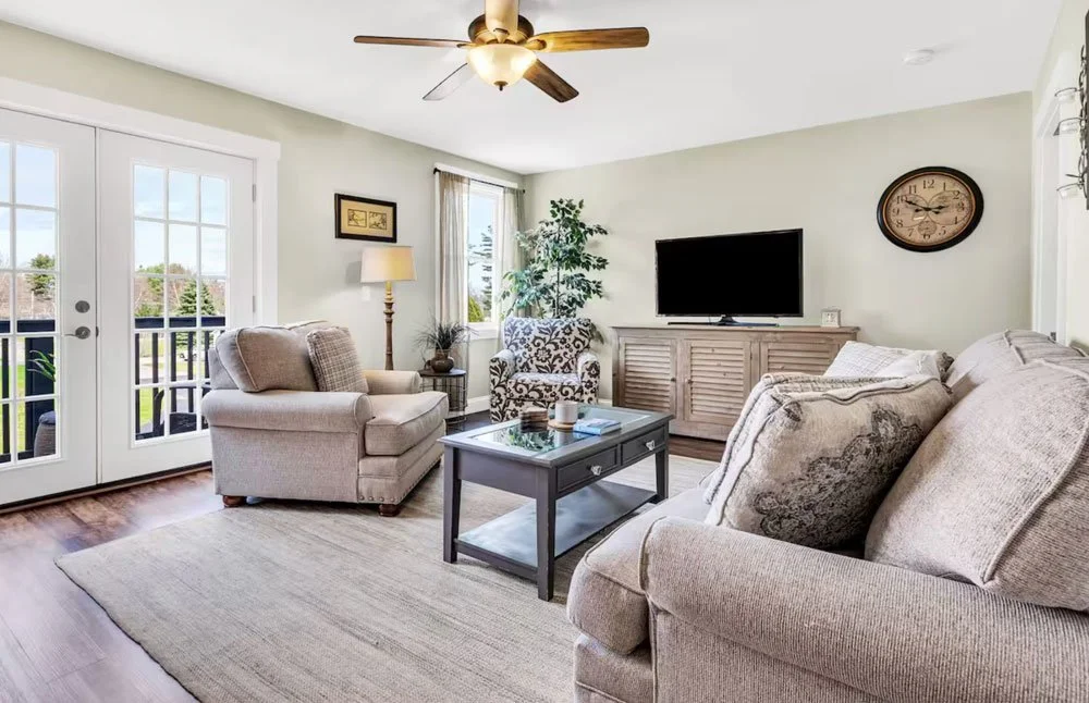 Second floor living room 