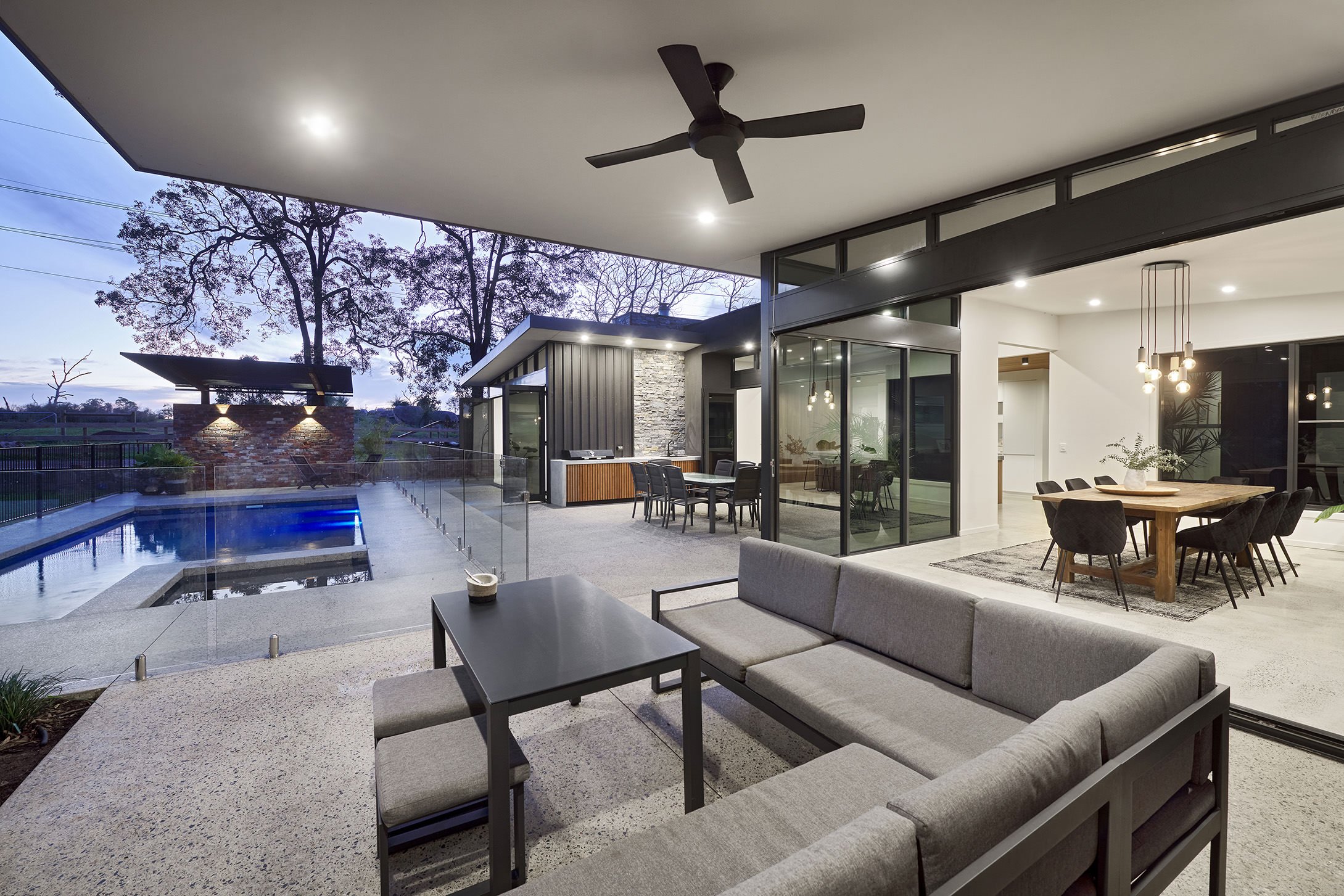 Modern Australian farm house with pool and spa