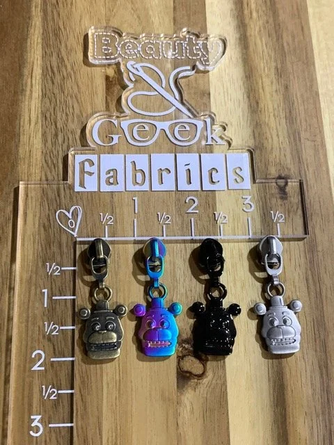 Freddy #5 Zipper Pull - Retail