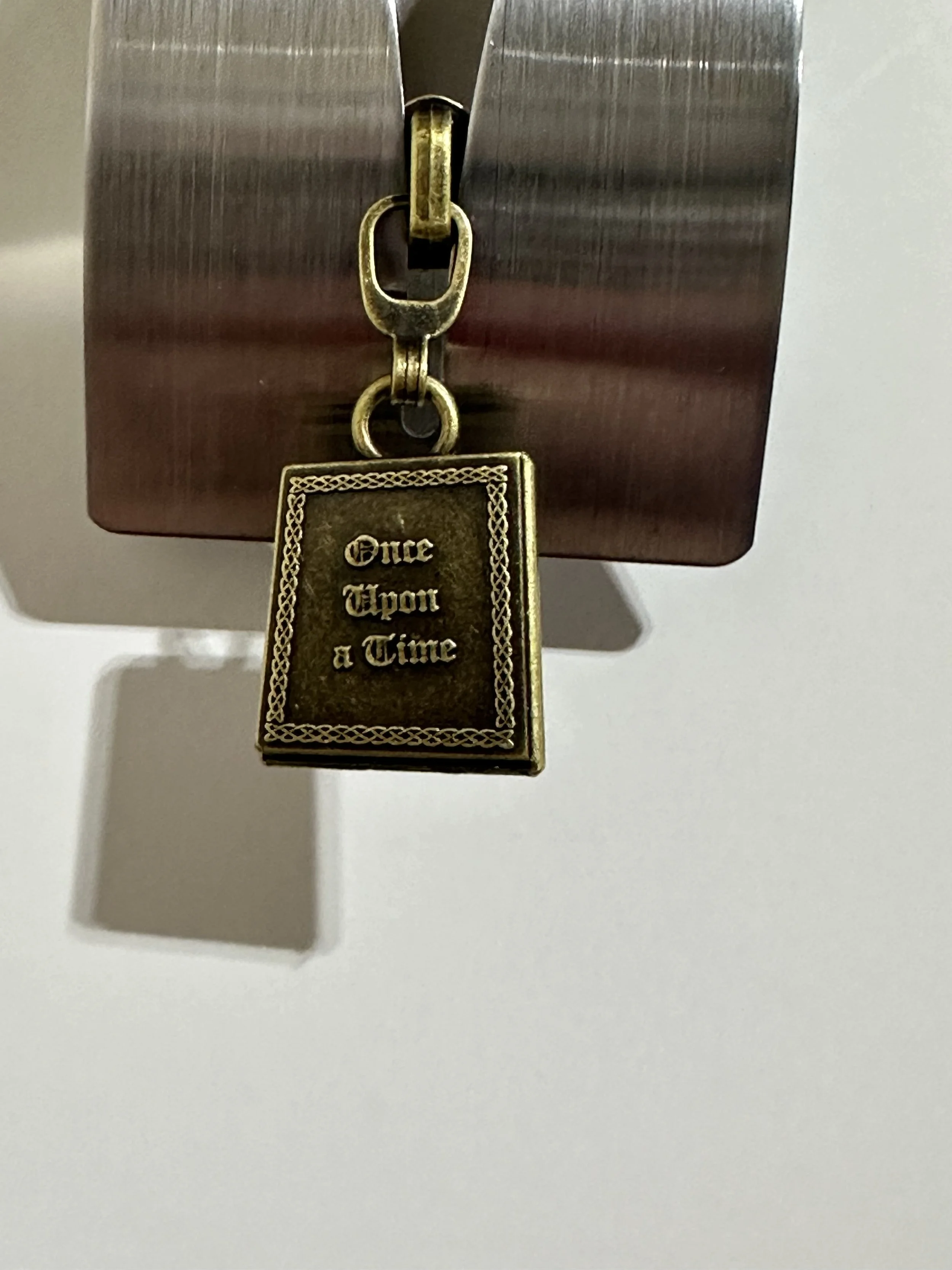 Once Upon a Time Book #5 Zipper Pull - Retail