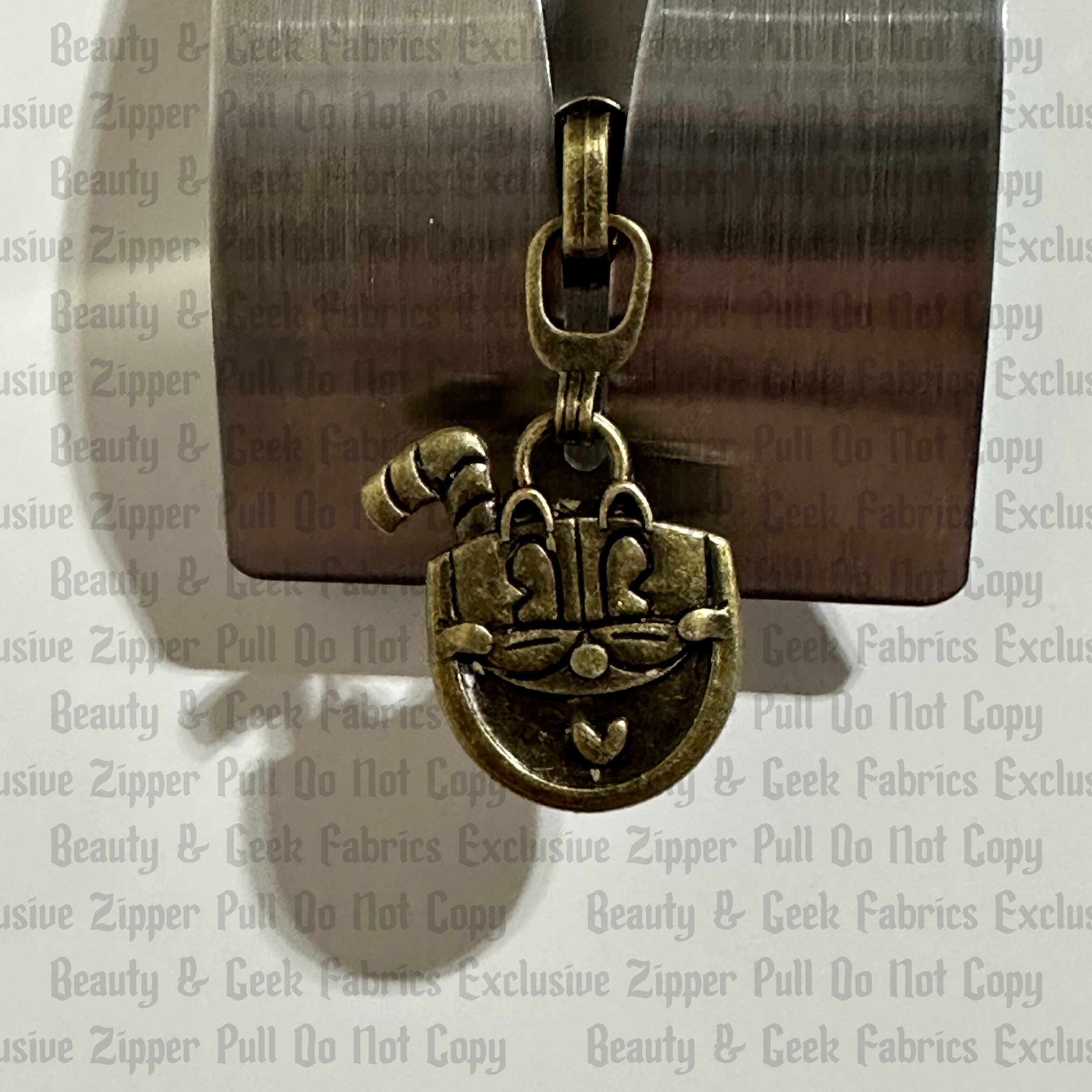 Cup Head #5 Zipper Pull - Retail