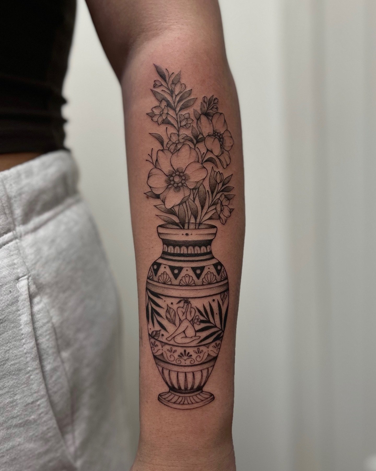 a vase of wild roses. 

in LOVE with this placement. I&rsquo;d love to do more. 

thanks for comping in again 
&amp; trusting me with your first big piece gabrielle!