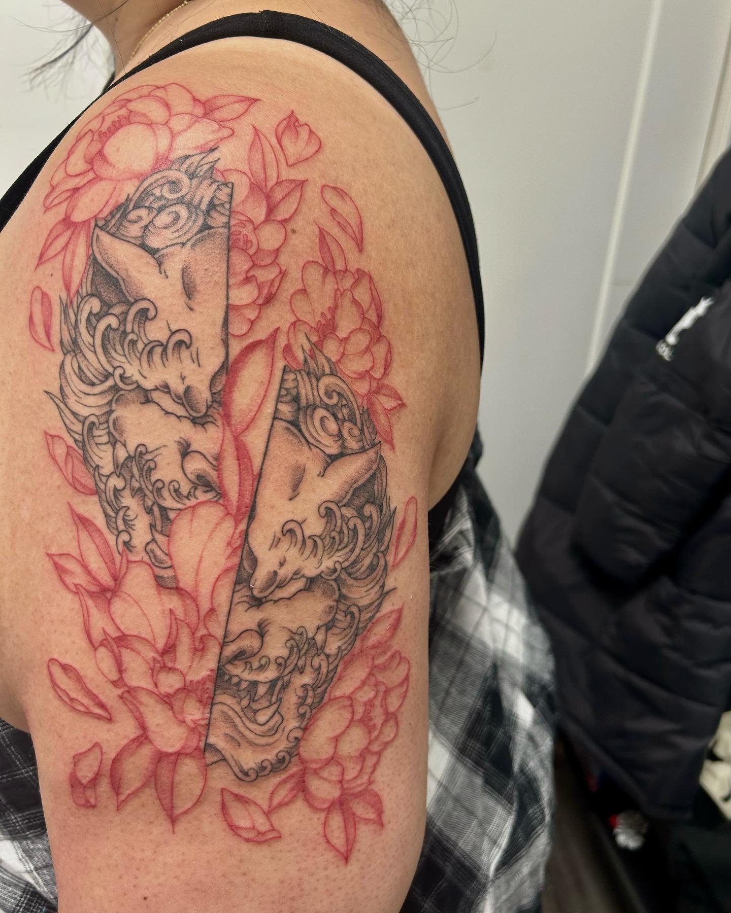 F L O R A L  F U  D O G

(freshly done vs. three months healed)

THANK YOU for letting me do something like this jay, despite not haven&rsquo;t done many oriental inspired pieces.