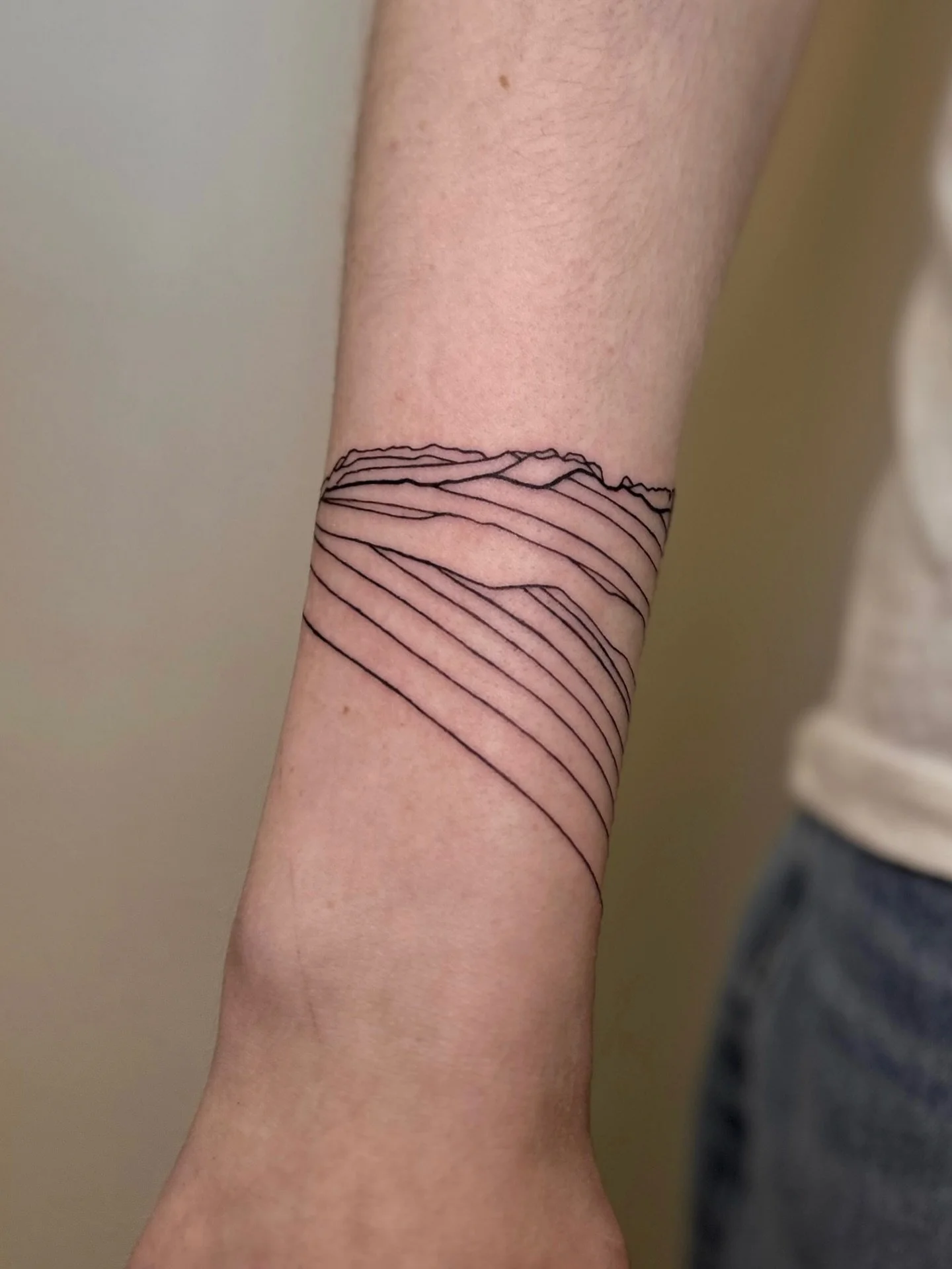 cross-section of manitoba.

(this is a simplified version, from east to west.)
for a client in geography &amp; environmental science.

thanks for the trust tess, can&rsquo;t wait for the next!