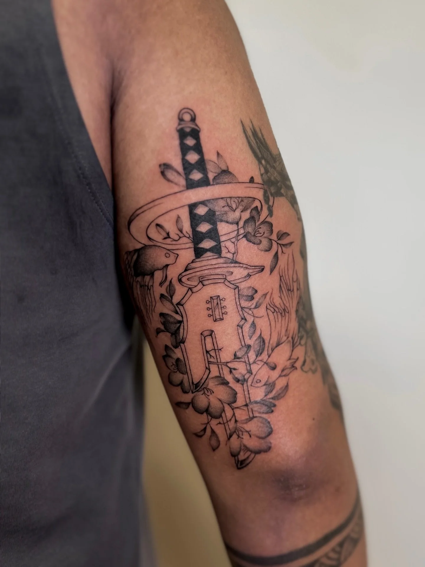 INVERTED SPEAR OF HEAVEN

+ some koi fish &amp; signature cherry blossoms

thanks so much for the trust john!