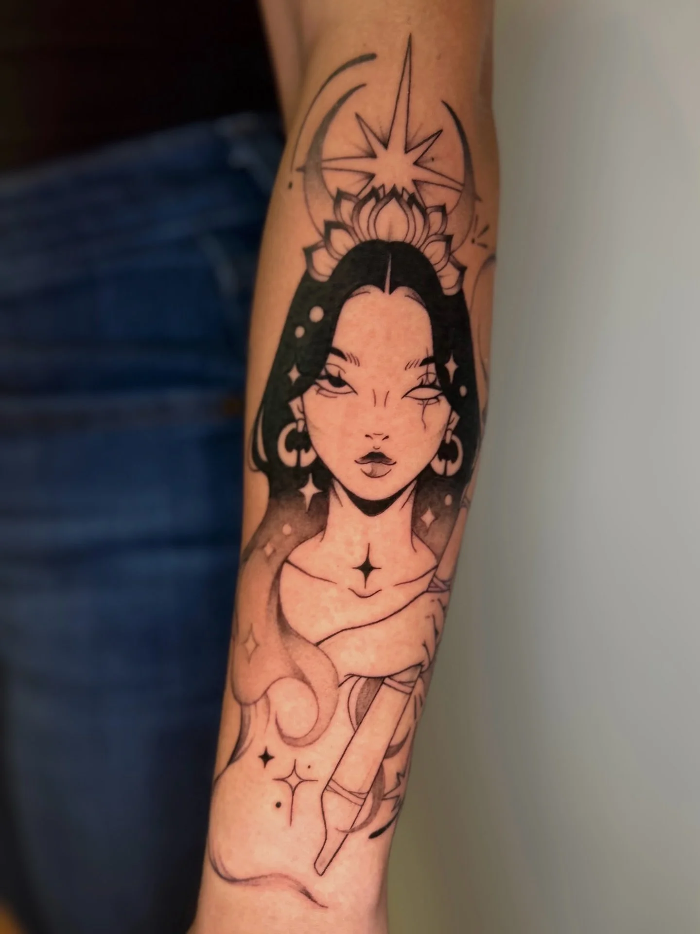 M A Y A R I 

the lunar deity &amp; goddess of the moon, revolution, war, strength, and beauty &mdash; in filipino mythology.

she&rsquo;s often a symbol of quiet power, transformation, and the wisdom found in hardship, with her dimmer moonlight symb