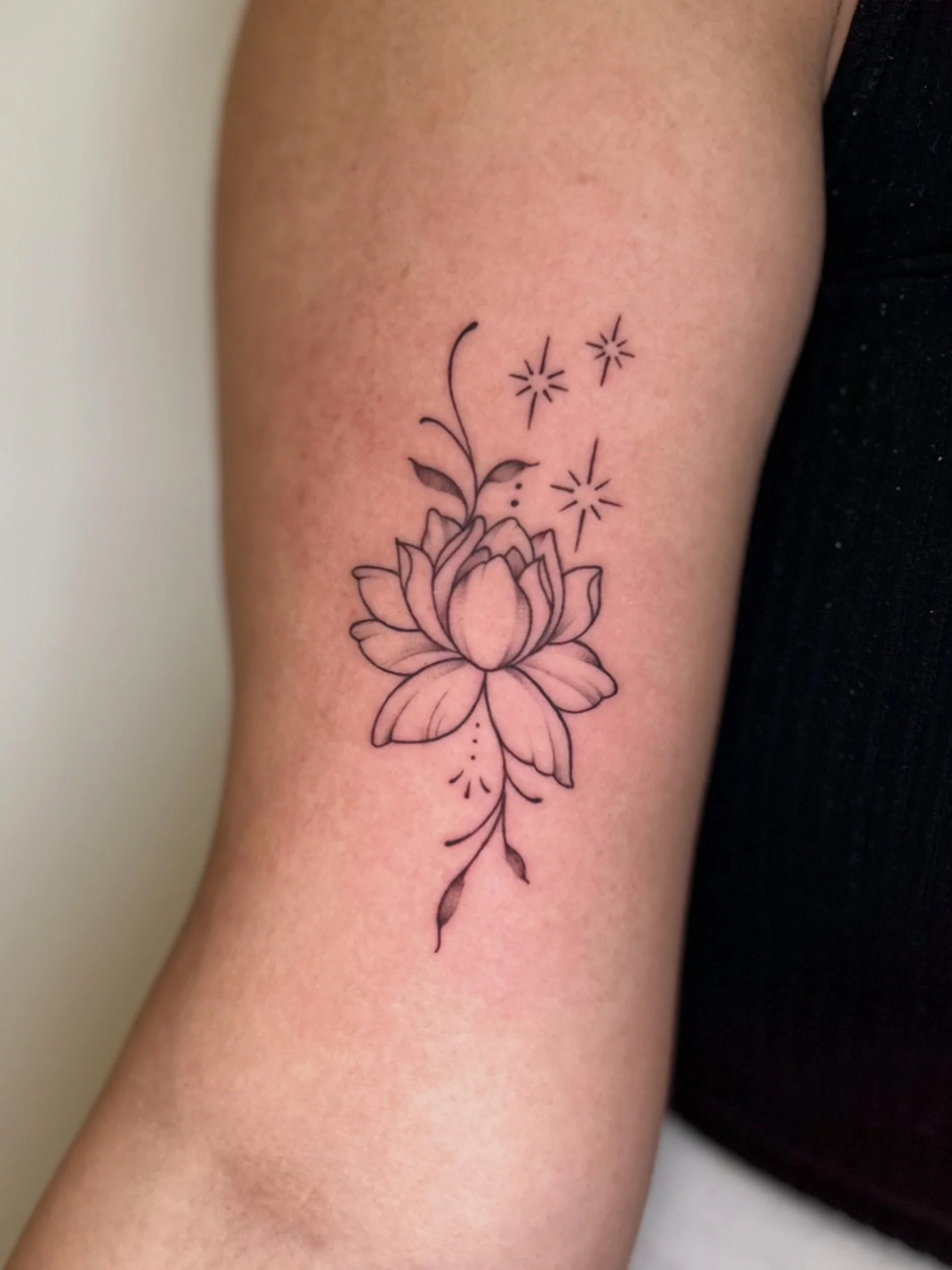 L O T U S

The lotus flower is a reminder of the beauty that emerges from hardship &amp; the new beginnings or transformation that comes with that. 

thanks for coming in for this hope!