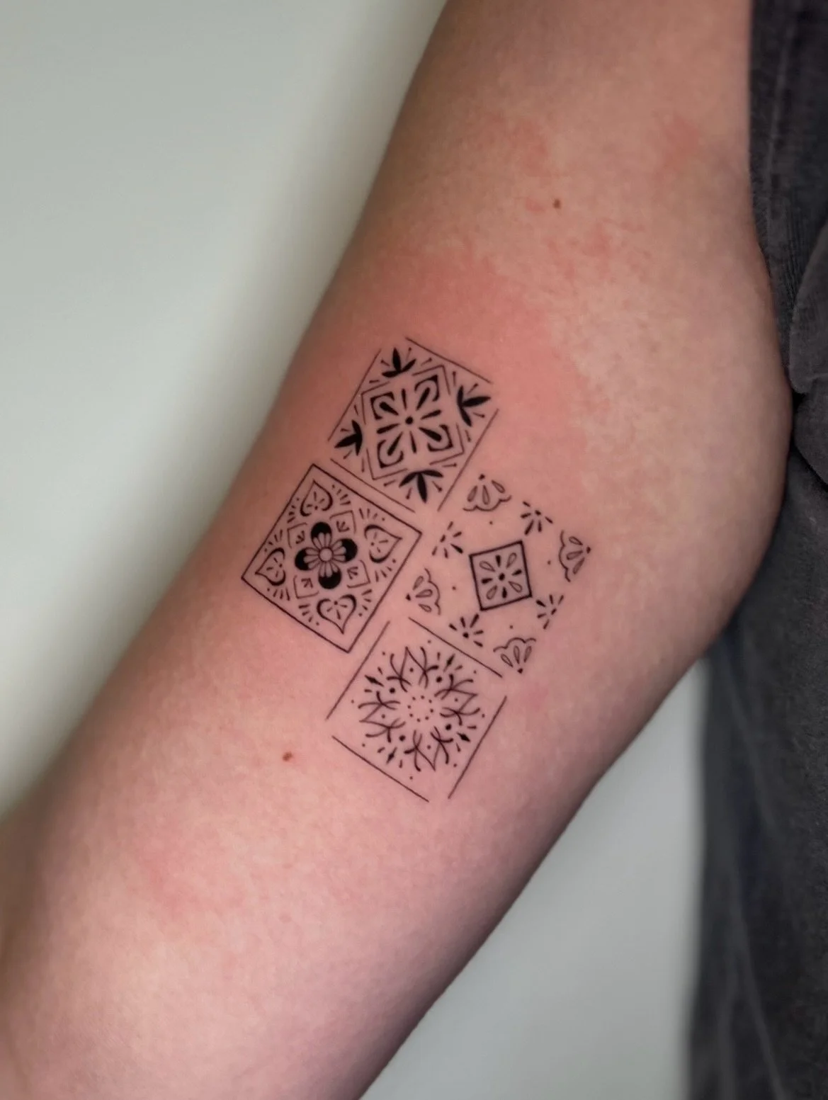 portuguese tiles. 

to commemorate a family trip to the country!

thanks so much for stopping by allie.