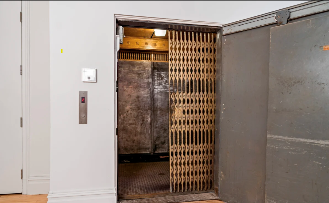 102 Franklin Elevator.png