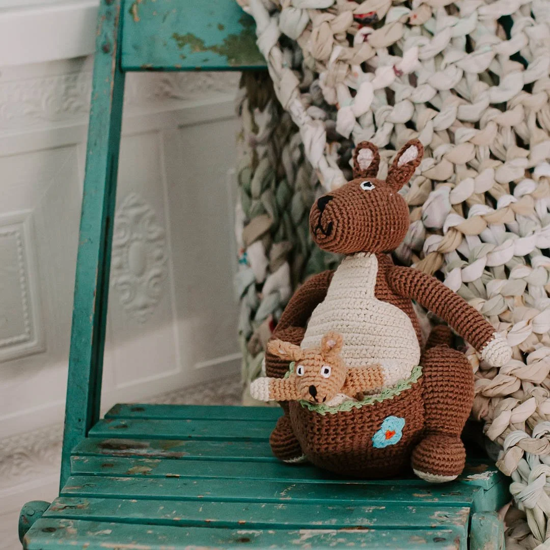 Kangaroo-with-Kid-04.jpg