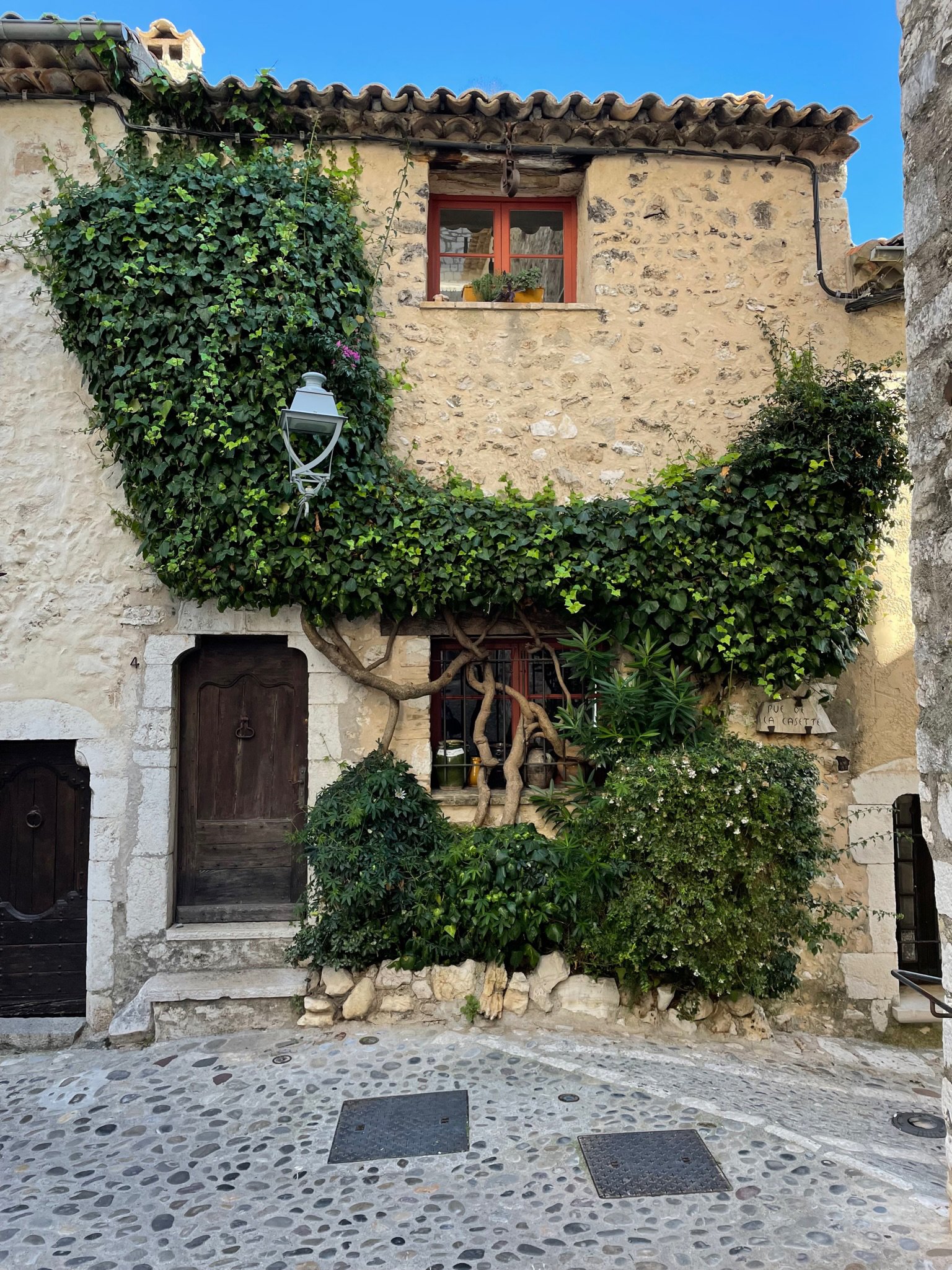 NICE_EZE_02.jpg