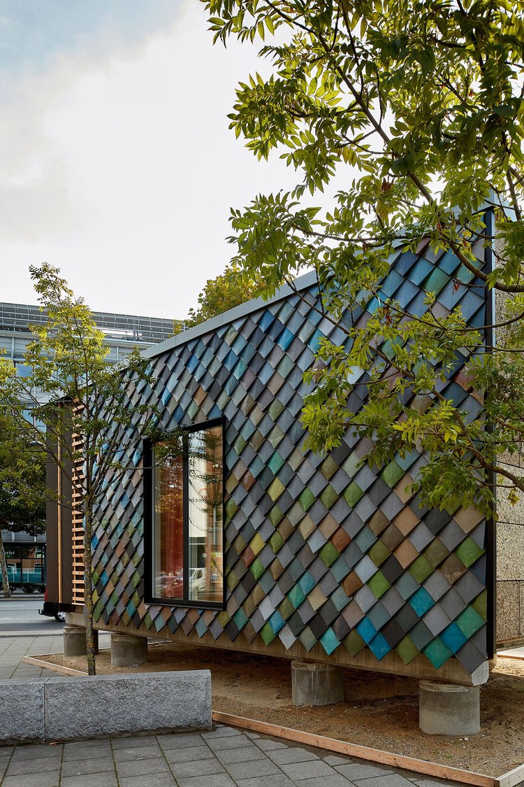 Circle House project, Aarhus, Denemarken: gevel met Pretty Plastic tegels