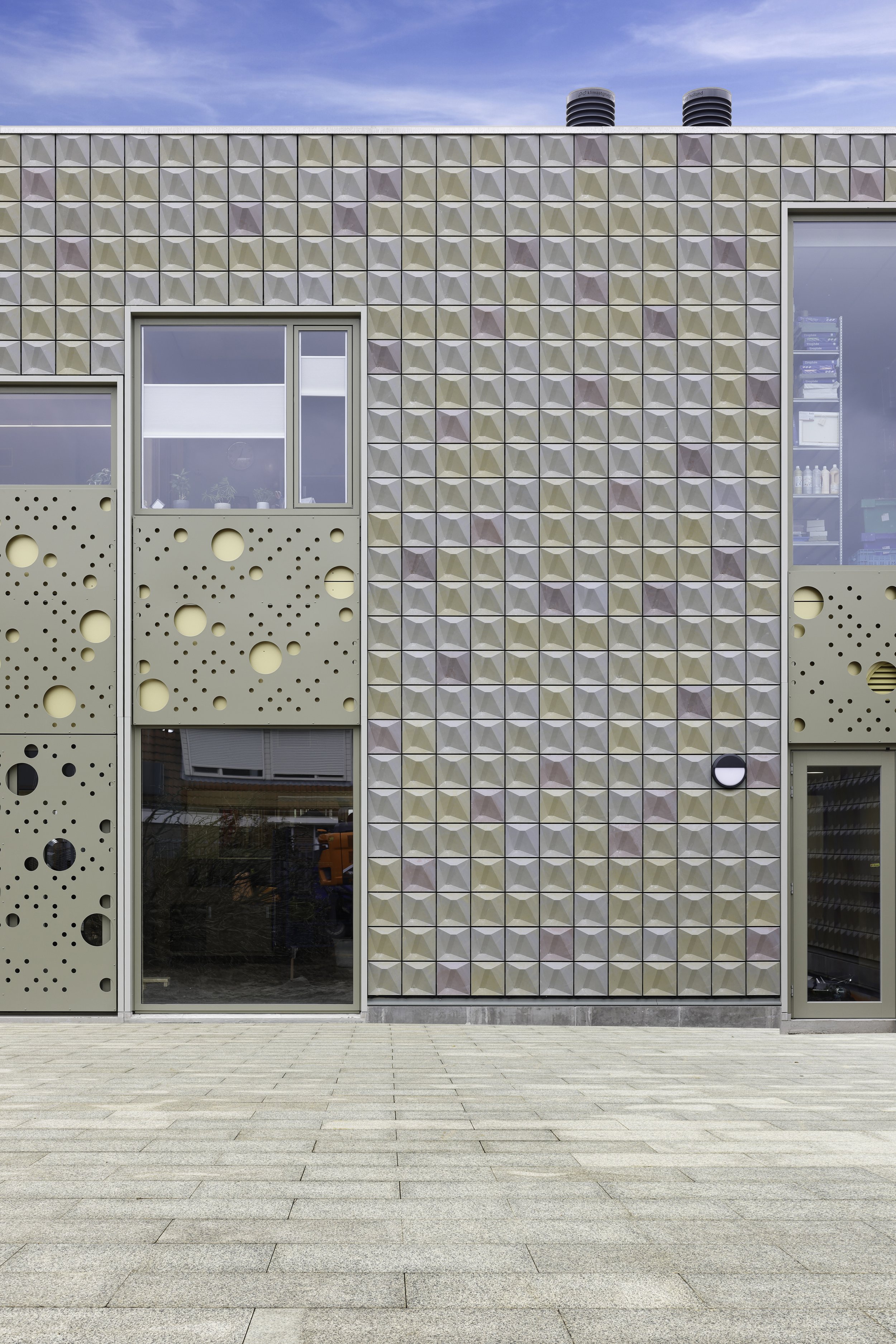 Tamboerijn shot-2 bewerkt.jpg