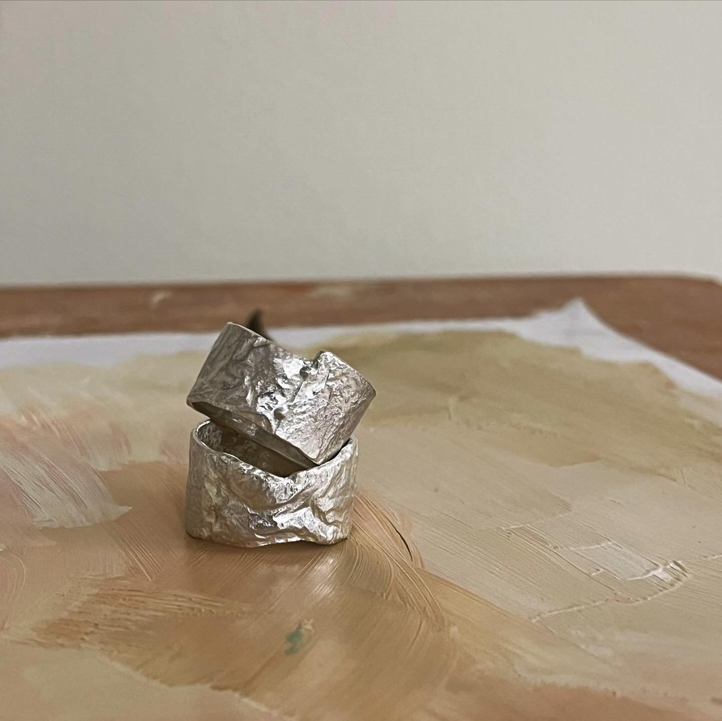 Absolutely gorgeous rings made by the lovely Caitlin and Liz at a recent private workshop 💍 just look at those textures from the reticulation! 

Workshops are all booked up til Christmas, but they make a perfect gift so get in touch to arrange a vou
