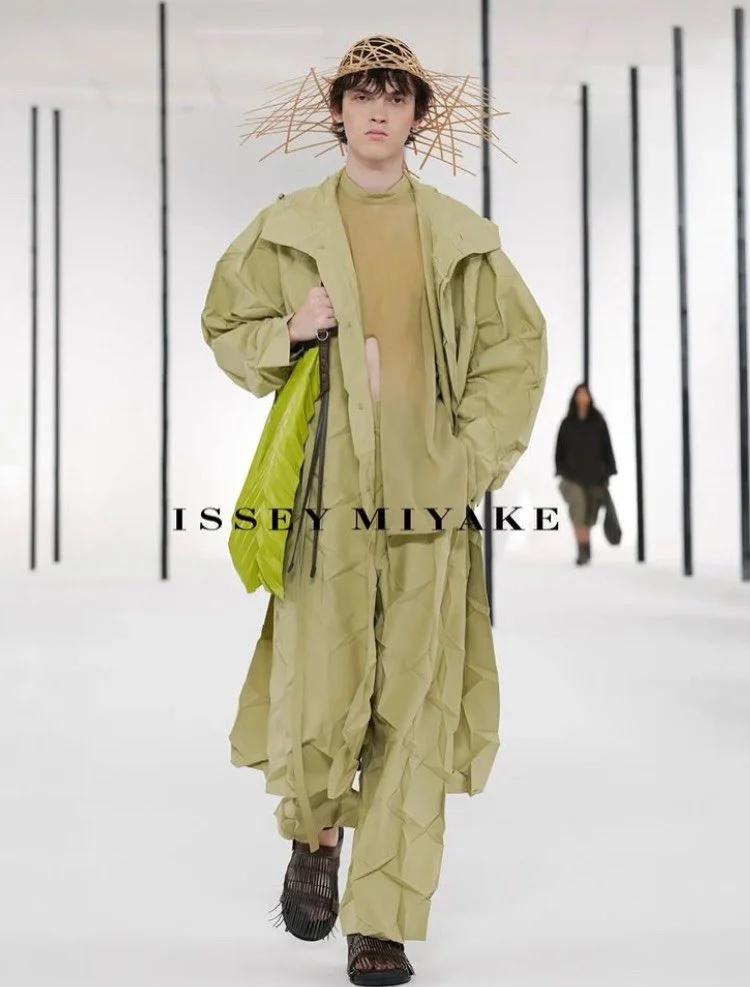 @cameronfromcanterbury smashing out #isseymiyake 
@humanmodelsparis 👌🏽💥