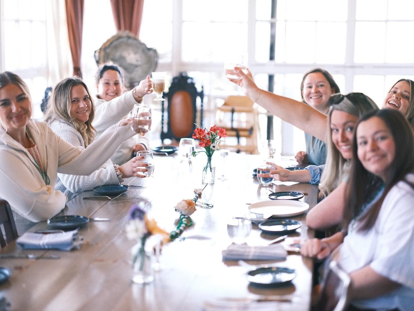 Our St. Patrick&rsquo;s Day Brunch sure was fun! 🍻🍳🍀 Join us every Sunday between 11am &amp; 2pm for mouthwatering flavors, strong coffee (and cocktails 😉), and that easy Sunday morning Farm feeling 🐓

#thesilocookhouse #thehorseshoefarm #sunday