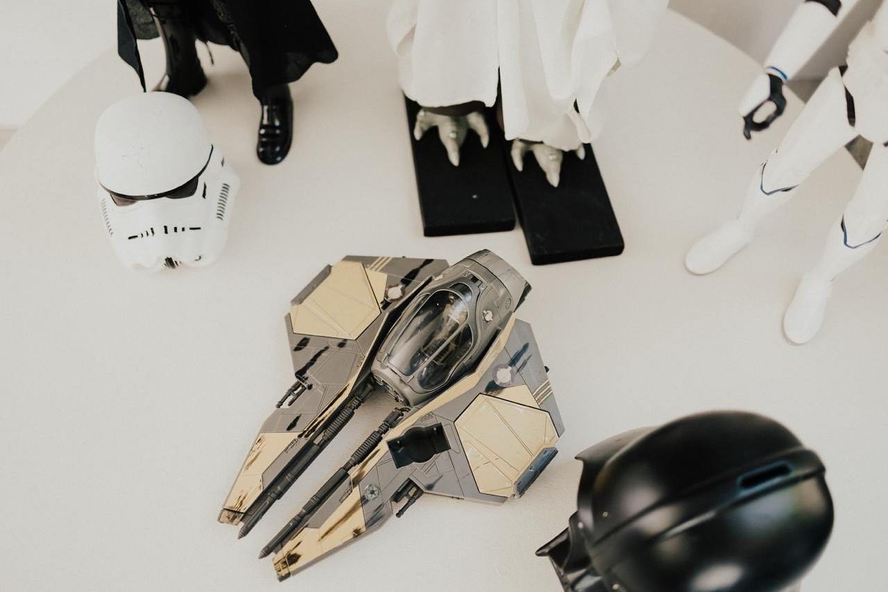 Generic party themes feel boring and forgettable. You want something magical and unique for your child. Random streamers and a sheet cake won&rsquo;t cut it. Add detail-rich displays like collectible figures and space gear&mdash;they make the differe