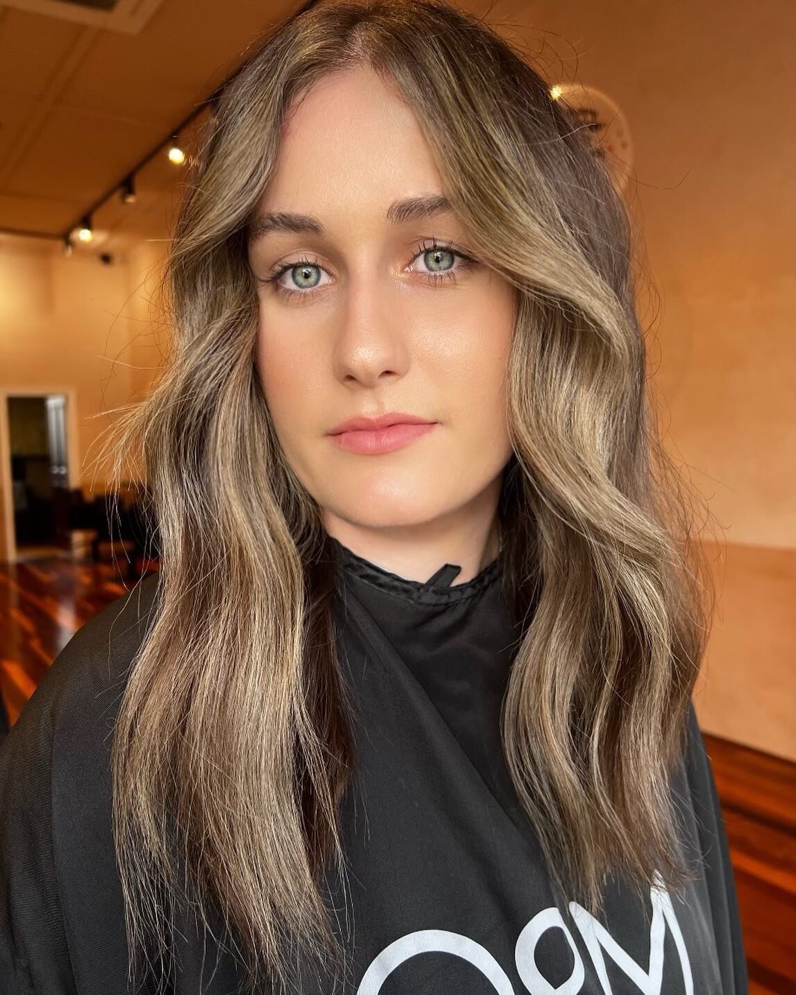 C H A N G E
Darker locks for winter ❄️
#brunette #balayage #brunettebalayage #hairtransformation #hairtrends #brisbanehairdresser 

Colour &amp; Cut @erin_infinityhair