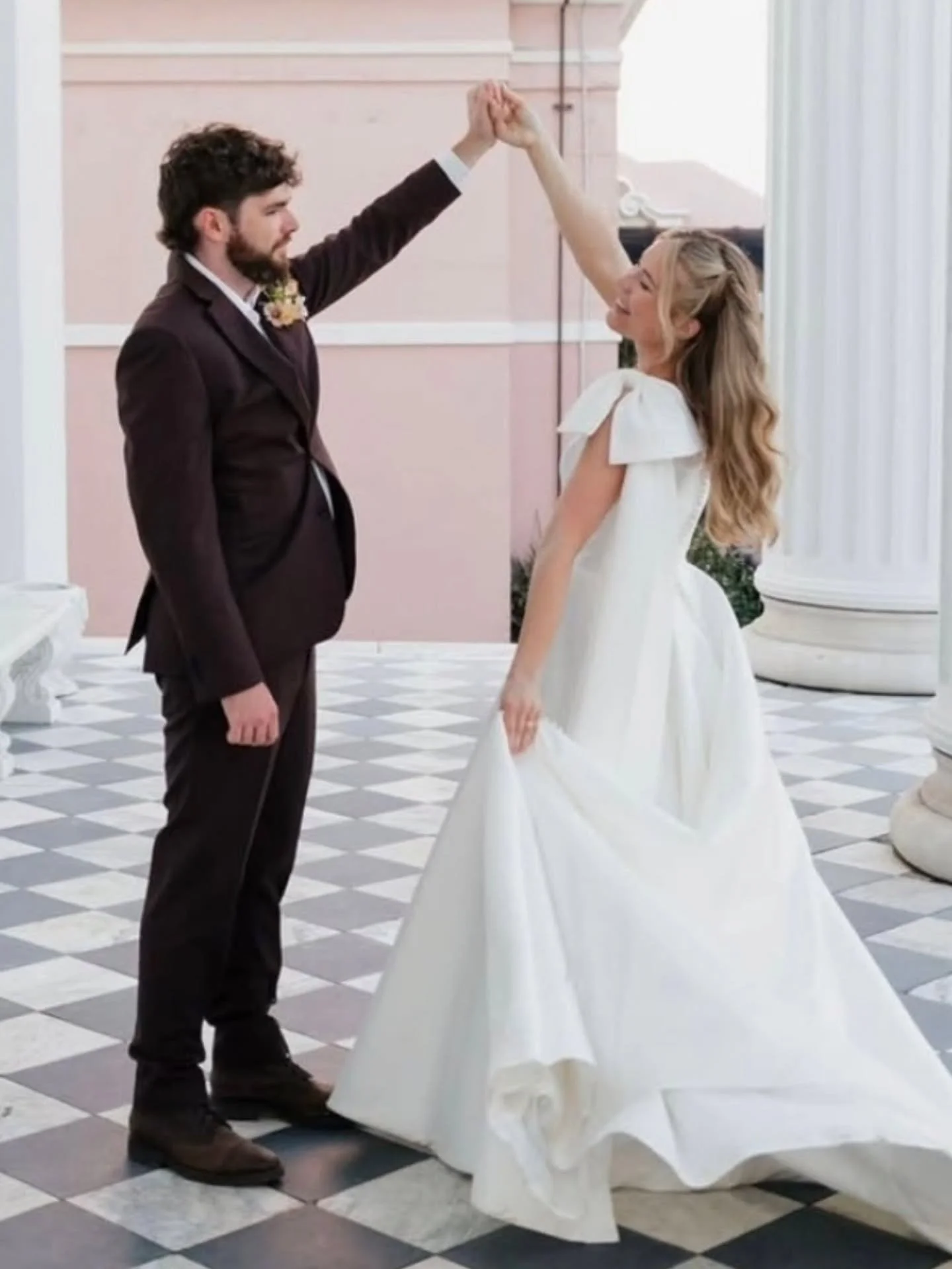 Wanna know something crazy?

Sometimes I meet my bride for the first time on her wedding day and I do her hair and makeup.

My favorite thing about working in Charleston is how many people travel here to get married.

I meet so many interesting peopl