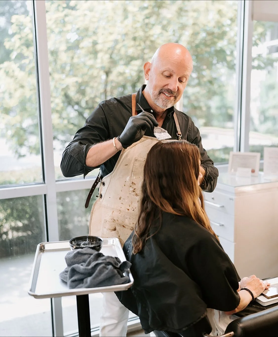 The holidays are here again, and so are your well-deserved self-care moments 🎄💆&zwj;♀️ Our chairs are open and ready to help you look and feel your best this season! Book your appointment today 💫