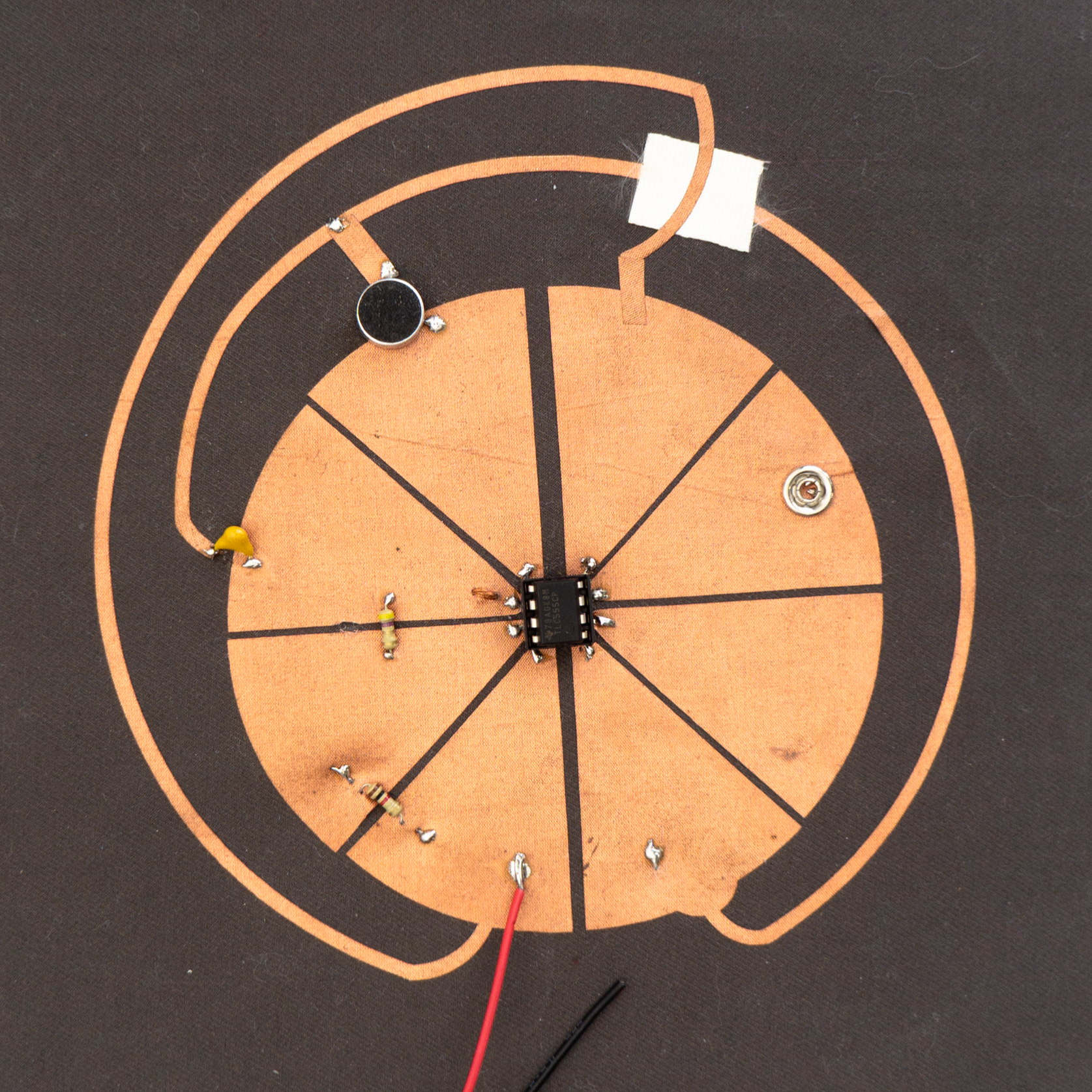 E-Textile 555-timer Based FM Transmitter