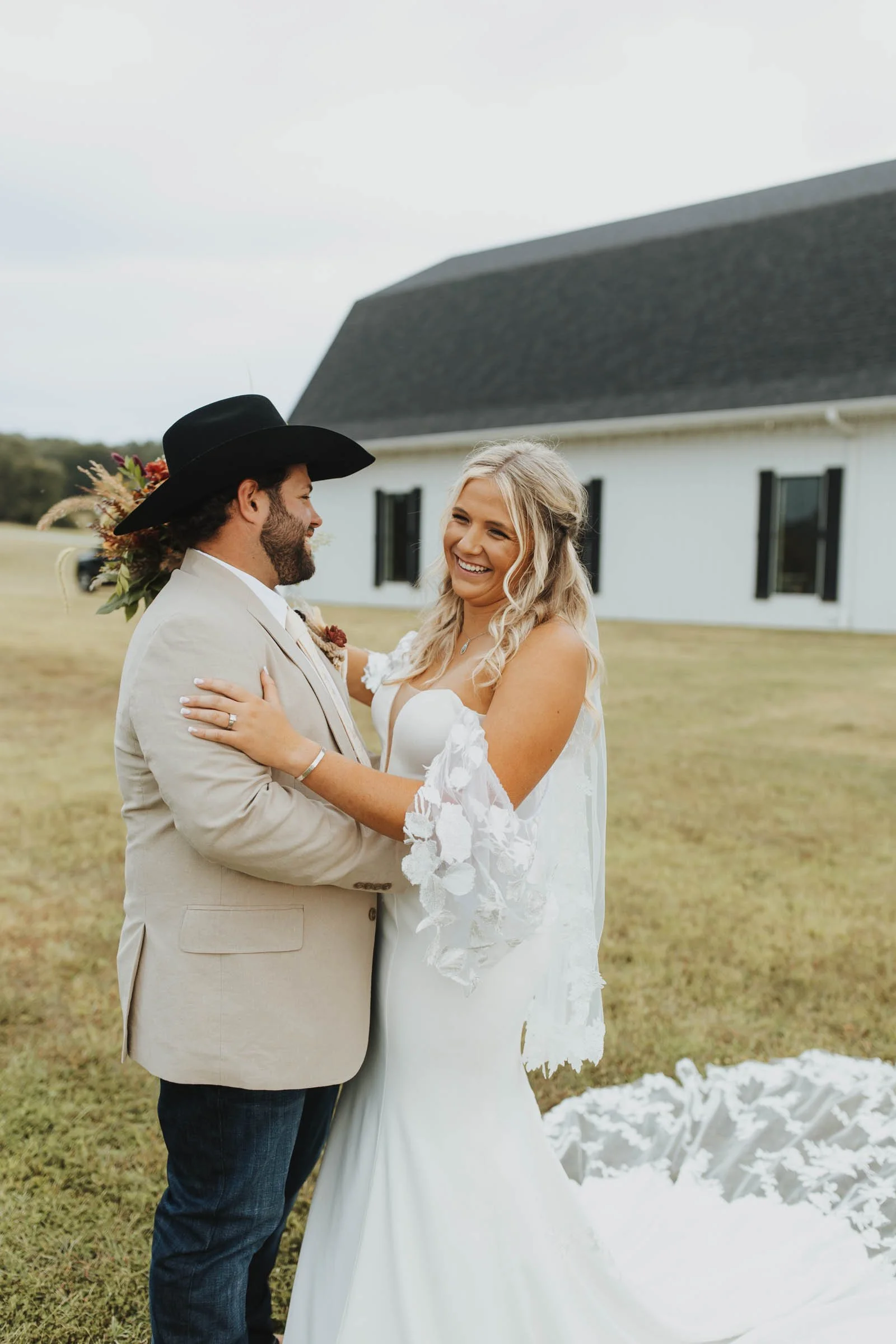 The Elms Barn, The Elms Barn Photographer, Mountain Home Photographer, Flippin Photographer, Arkansas Photographer, Arkansas Wedding Photographer, NWA Photographer, NWA Wedding Photographer, Western Photographer, Western Wedding Photographer, Documen