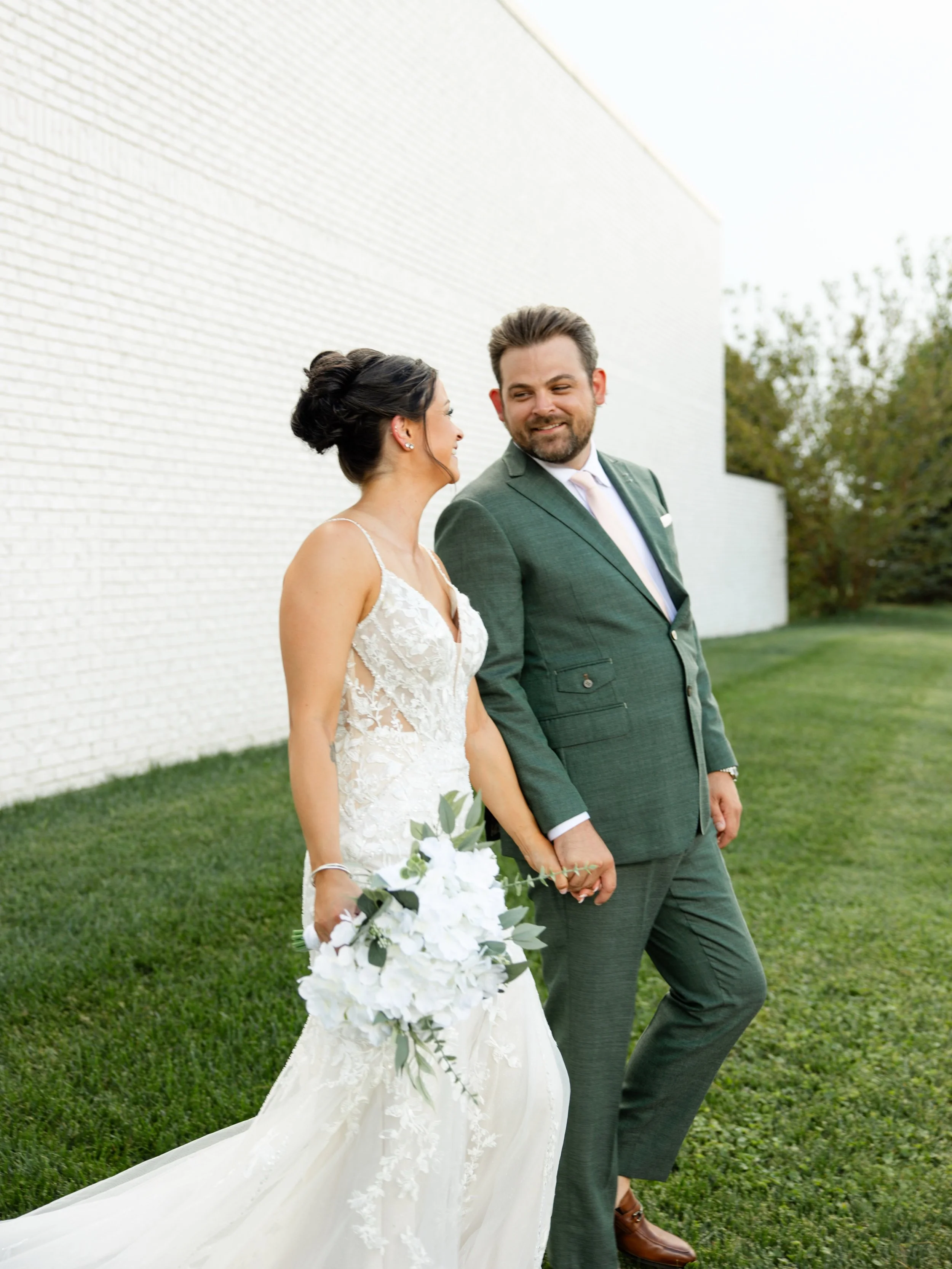 It was so much fun celebrating Olivia and Blake. The day was hot but we definitely made the most of it! We had some extra time where everyone was still getting ready so we decided to do some fun shots with the brides brother, and it&rsquo;s safe to s