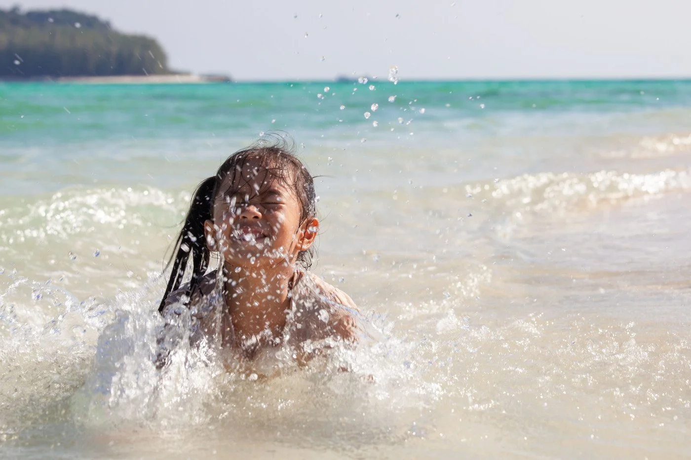 bruciore-occhi-mare-bambini