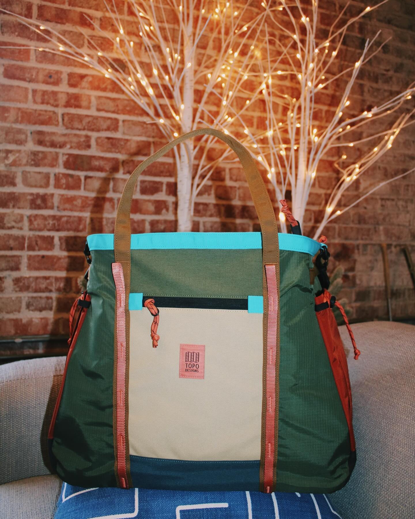 @topodesigns Made for the mountains, used everywhere 🏔️ The best quality, spacious bags used for all purposes! Take a look at our selection of Topo Designs in the link in our bio! #Shwagger