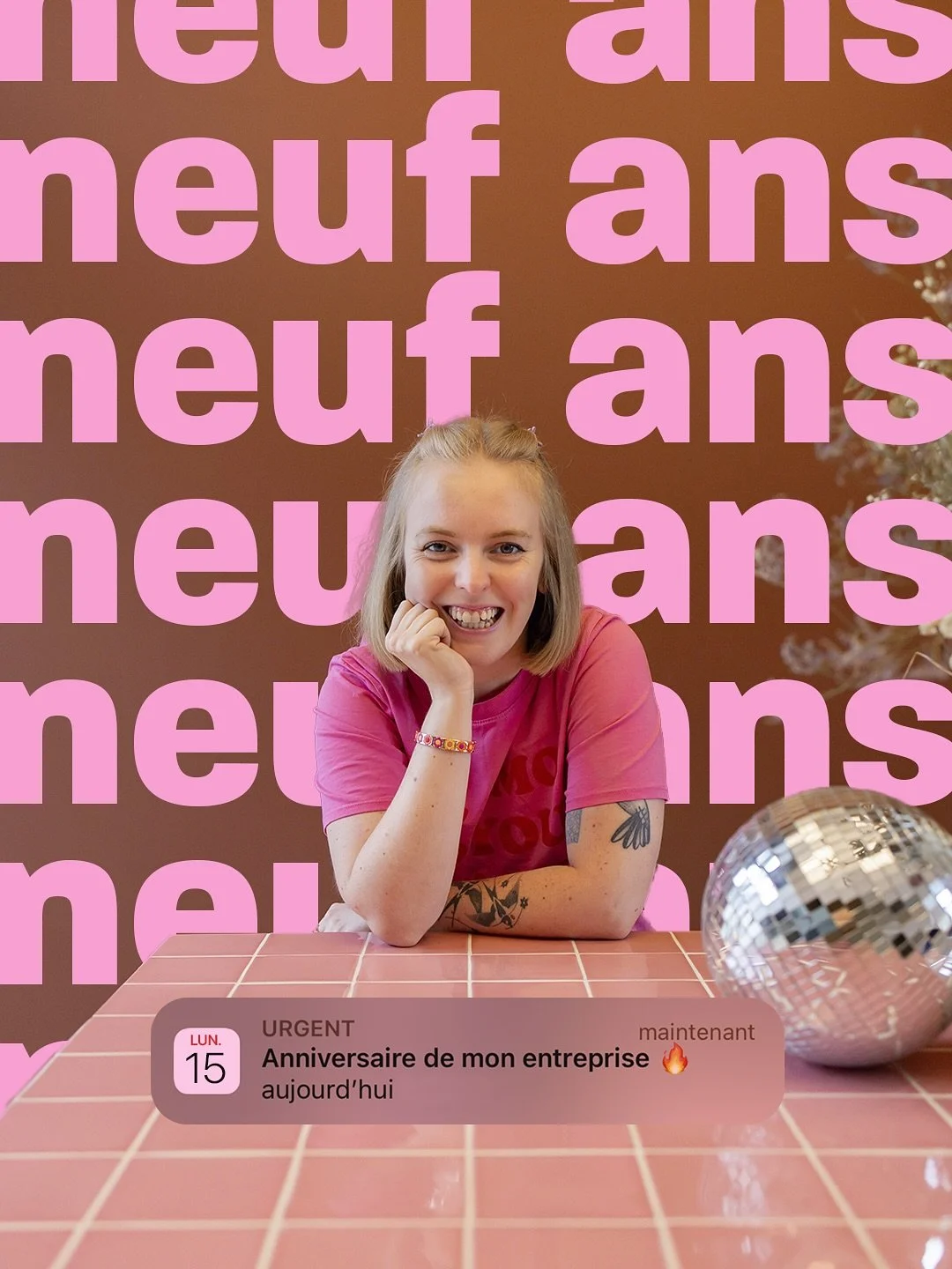 9 ans, d&eacute;j&agrave; !
Je n&rsquo;ai pas vu passer le temps 👀
On continue ? 🫣

📸 @mariepiotphotographie 
#graphistefreelance #businessbirthday #entreprenariatfeminin