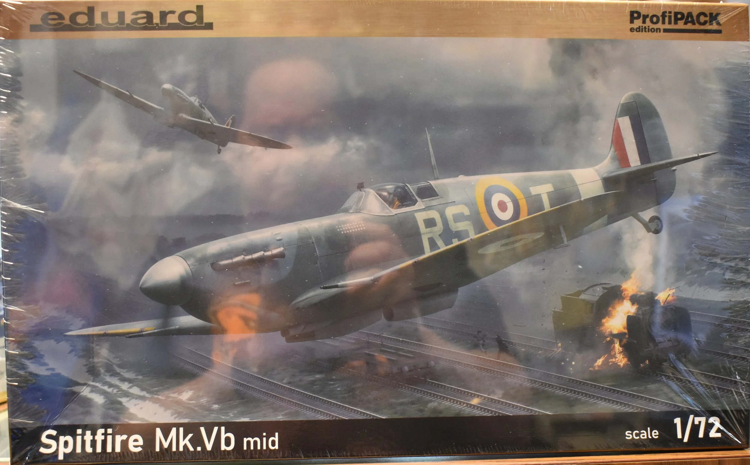 Eduard 1/72 Spitfire Mk.Vb Mid Production Profipack