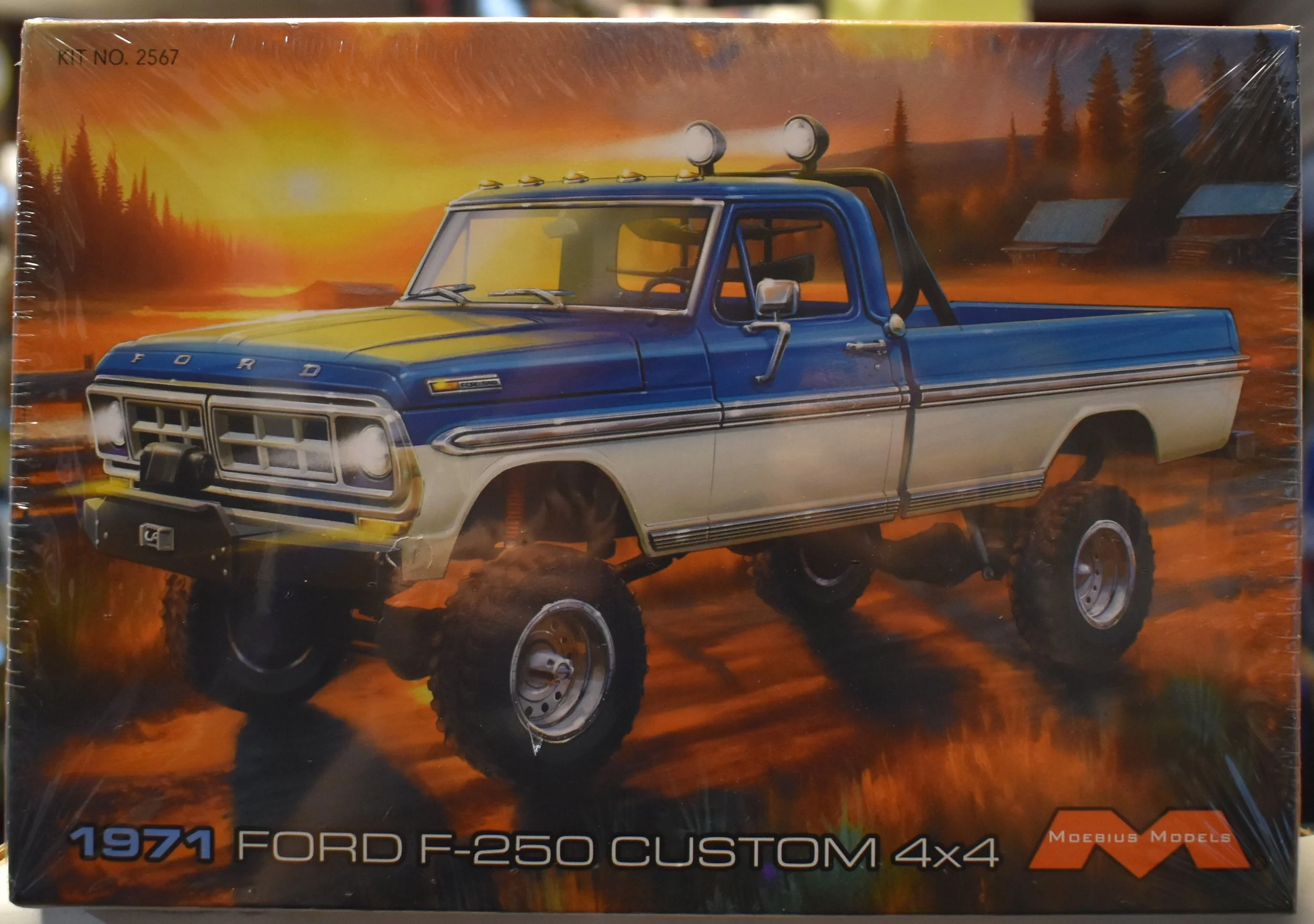 Moebius 1/25 1971 Ford F-250 Lifted Custom 4x4