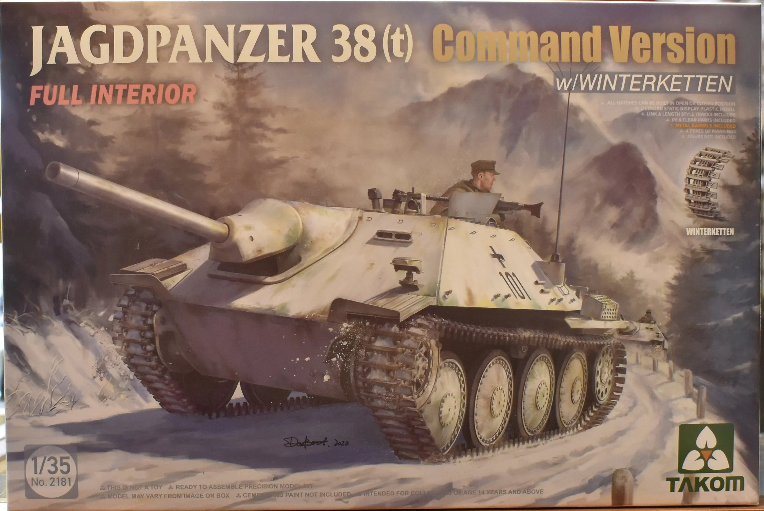 Takom 1/35 Jagdpanzer 38(t) Command Version w/Winterketten