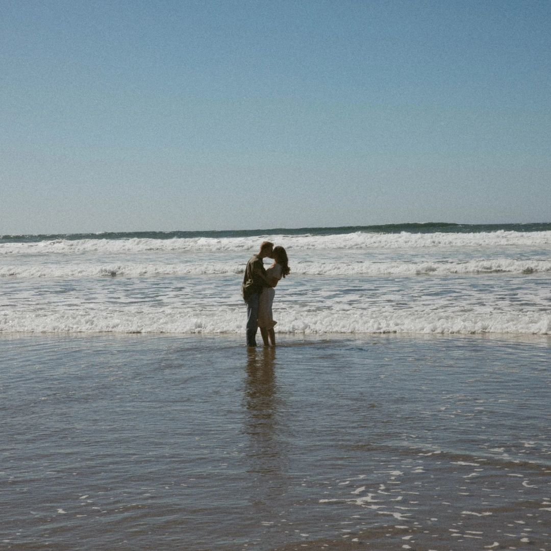 grant &amp; elle 🌊

@elle.eilert 
@gginthr 

#oregonengagementphotographer #oregonweddingphotographer #oregonelopementphotographer #oregonphotography #oregoncoast #engagement #engagementphotos