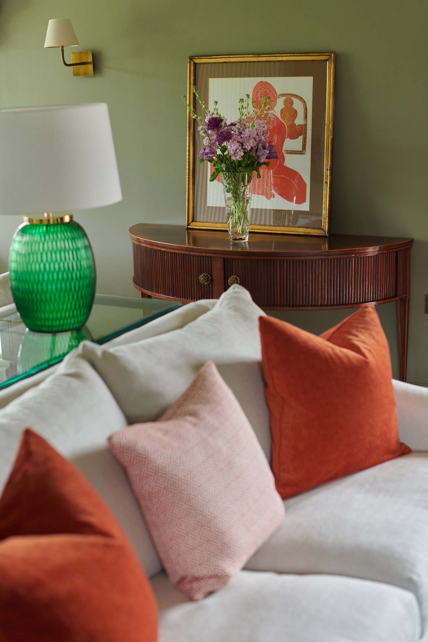 Living_room_artwork_victoria_covell_interiors_brattleby_project.jpg