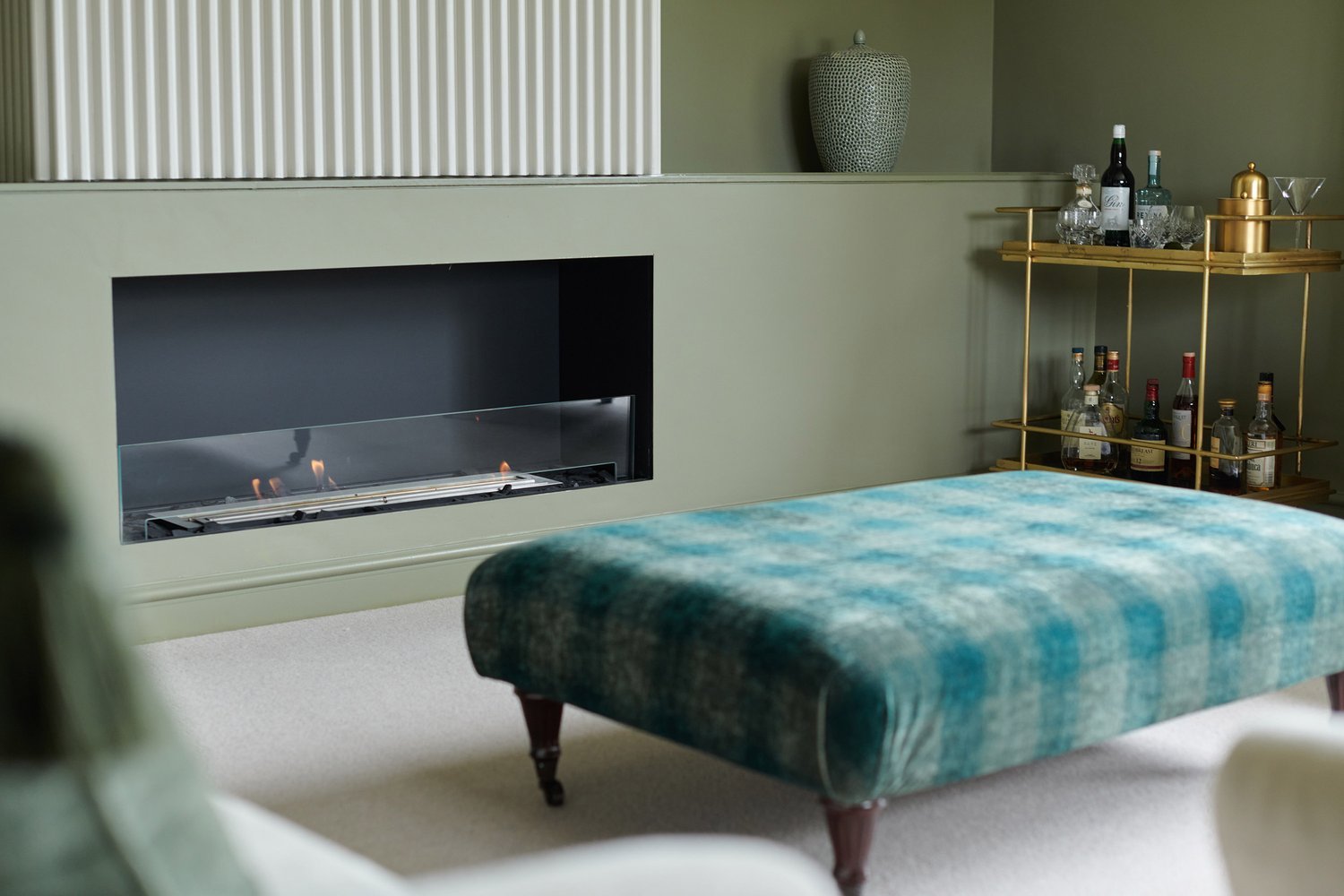 Living_room_ottoman_victoria_covell_interiors_brattleby_project.jpg