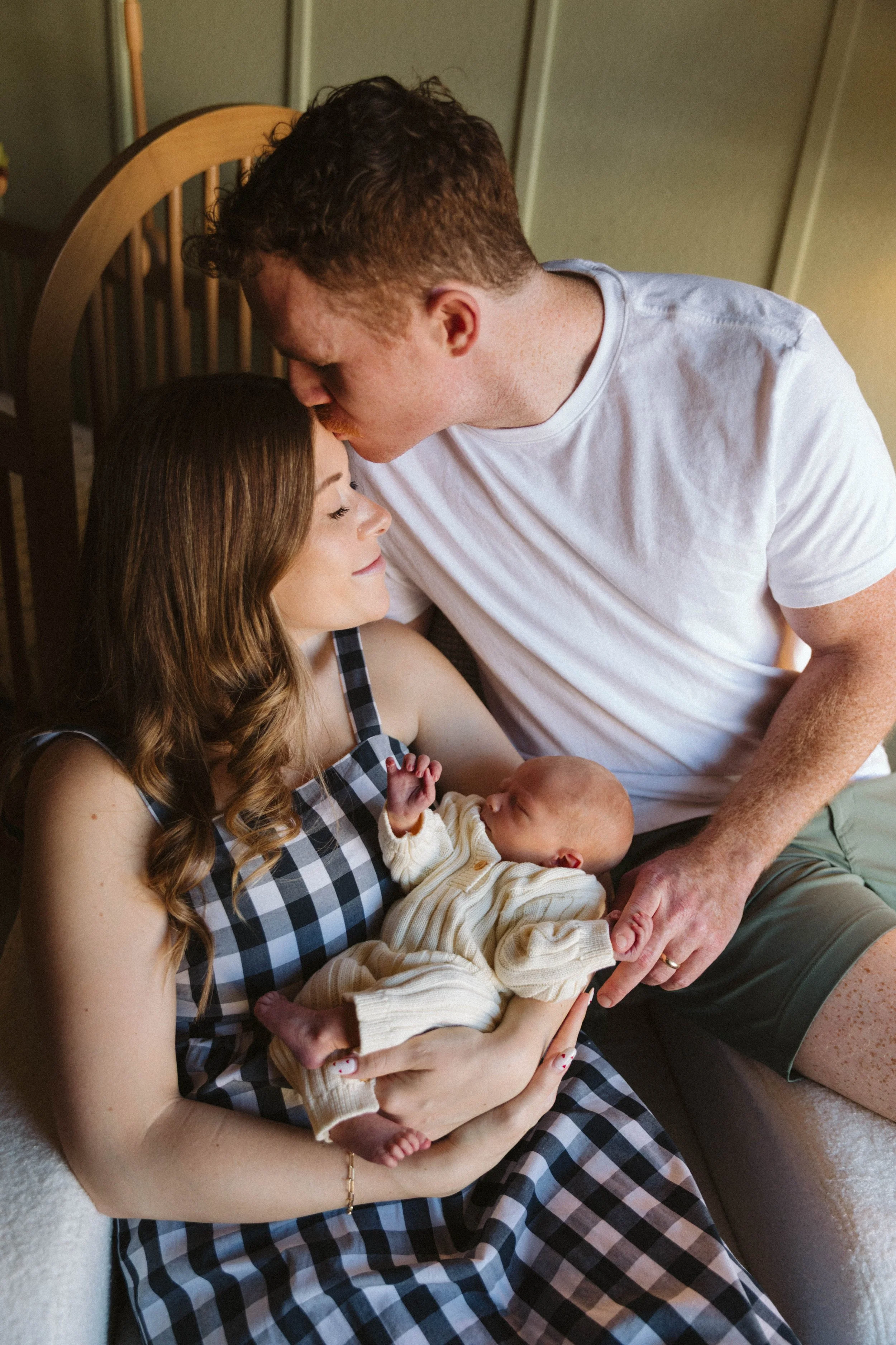 irvine-newborn-photographer-in-home7.jpg