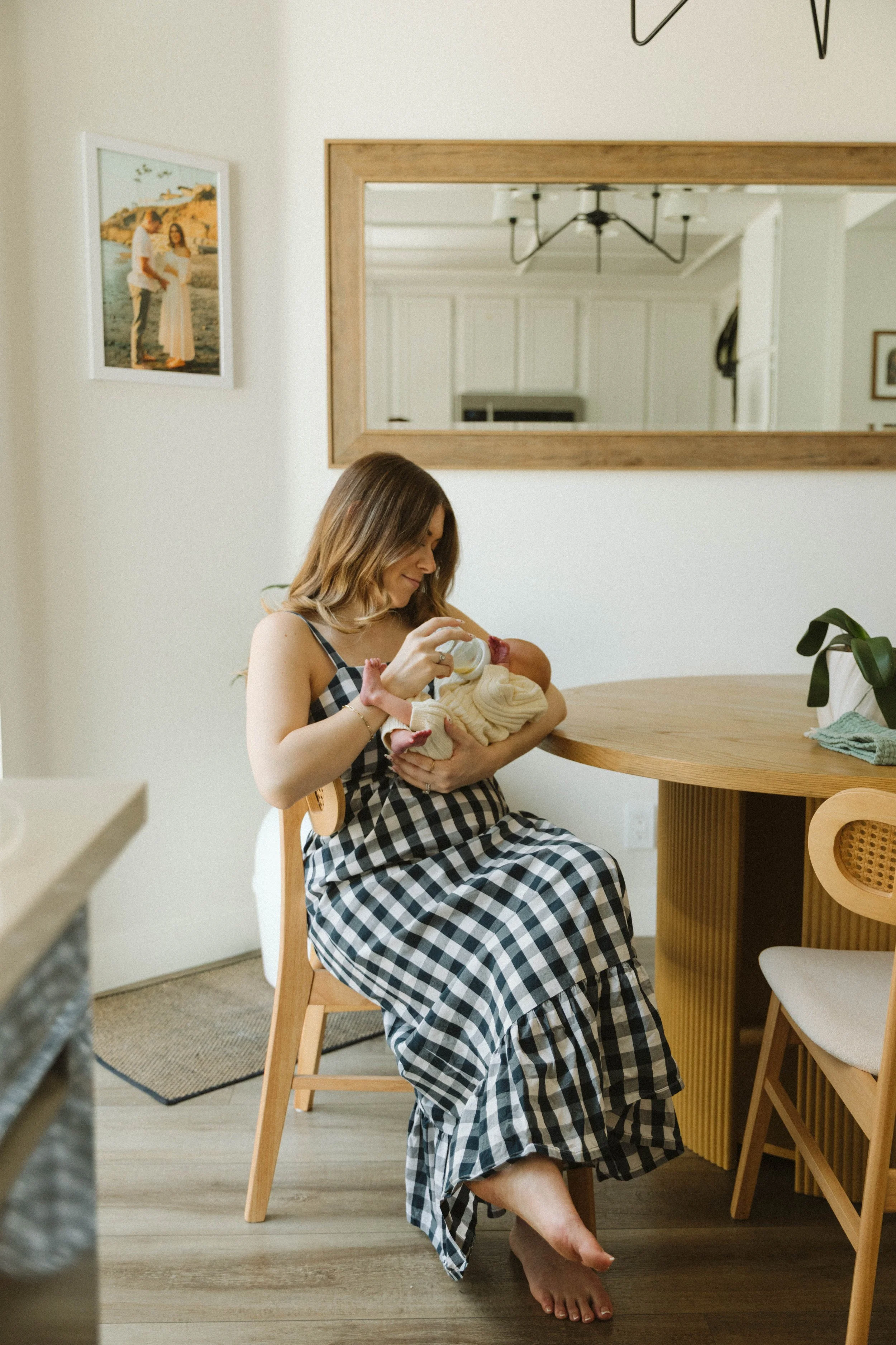 irvine-newborn-photographer-in-home26.jpg