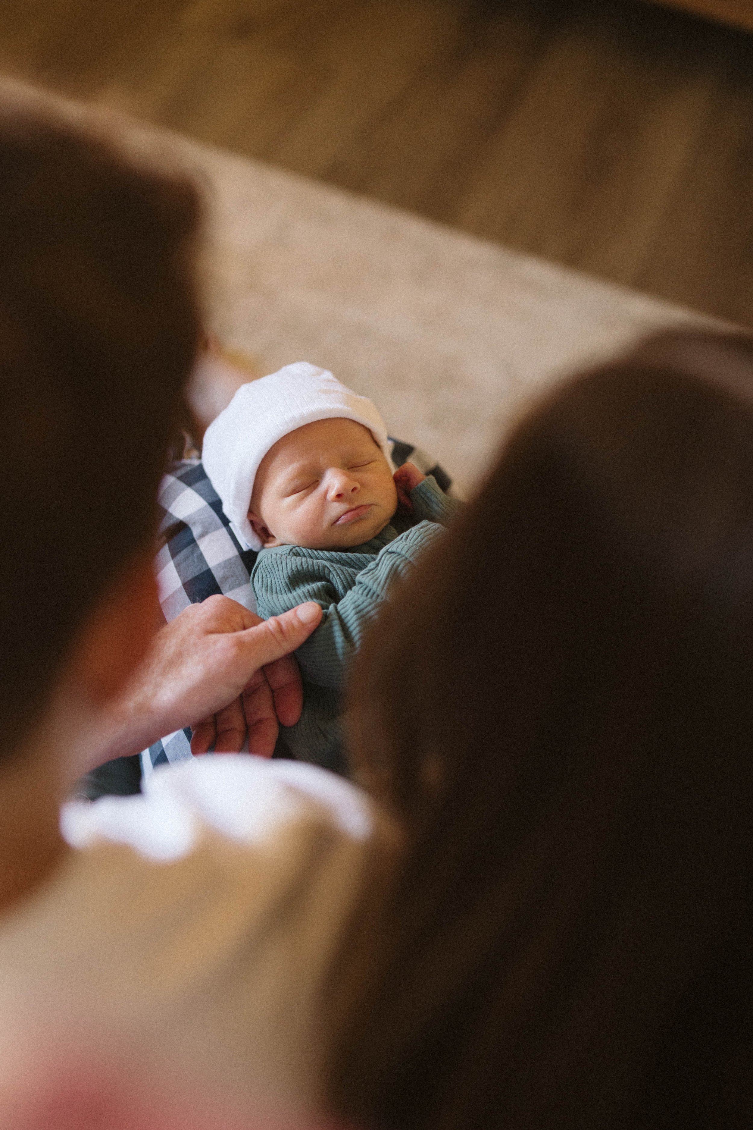 irvine-newborn-photographer-in-home223.jpg