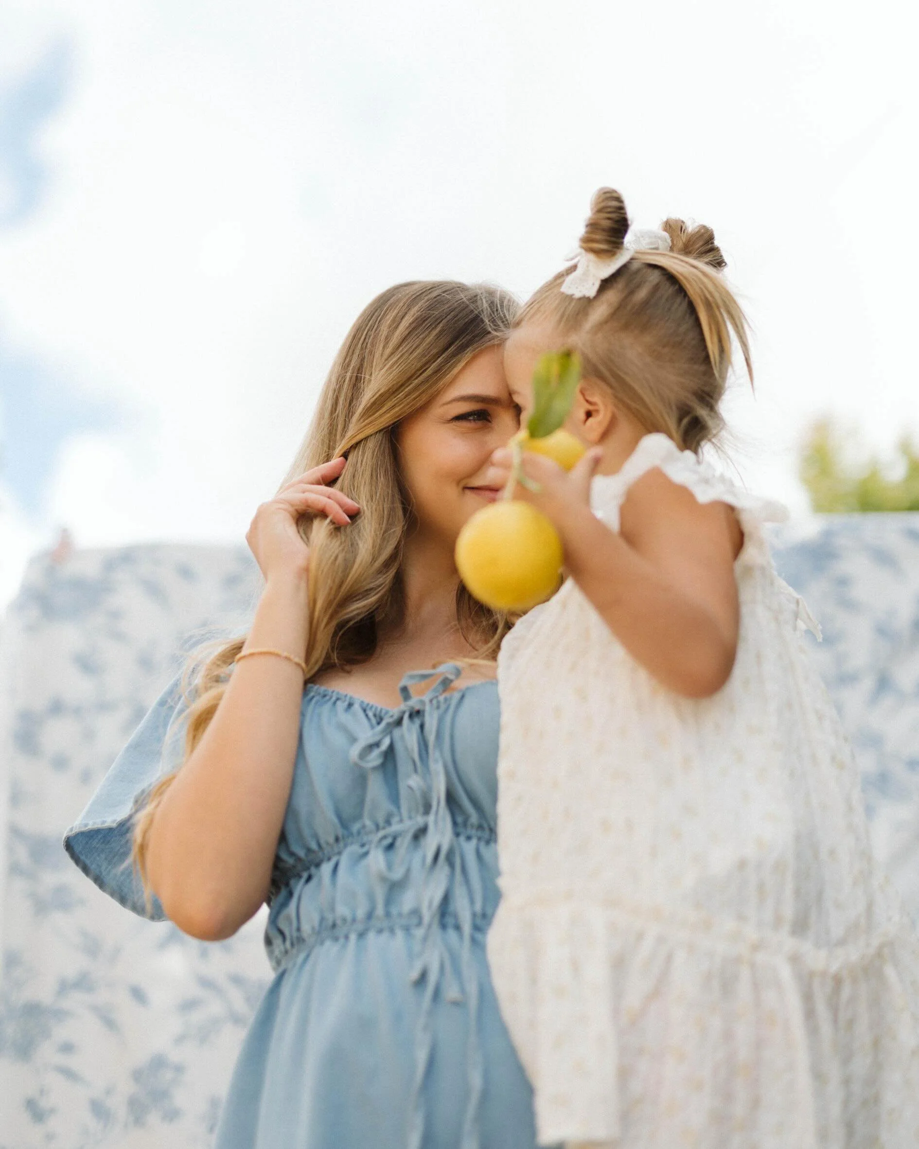 Some favorite moments from Mother&rsquo;s Day minis 🍋🤍

To all the moms that feel like stepping in front of the camera is too stressful or chaotic, I promise that from my viewpoint all I see is love - and it&rsquo;s the tiny moments in between that