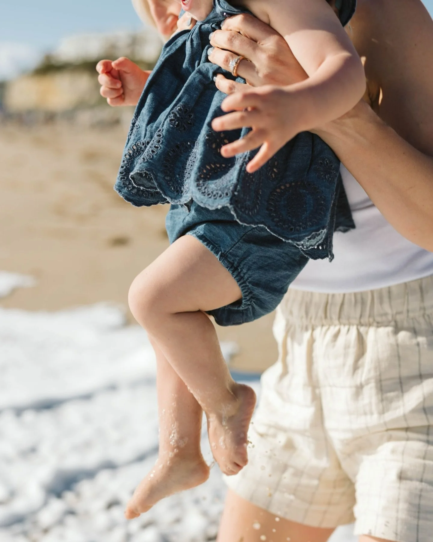 Sometimes a sunset session just isn&rsquo;t possible due to travel time changes and toddler bedtimes. And sometimes you have to reschedule to a different day because of rainy weather. 

As a family photographer (just like parenting 😆) we have to ada