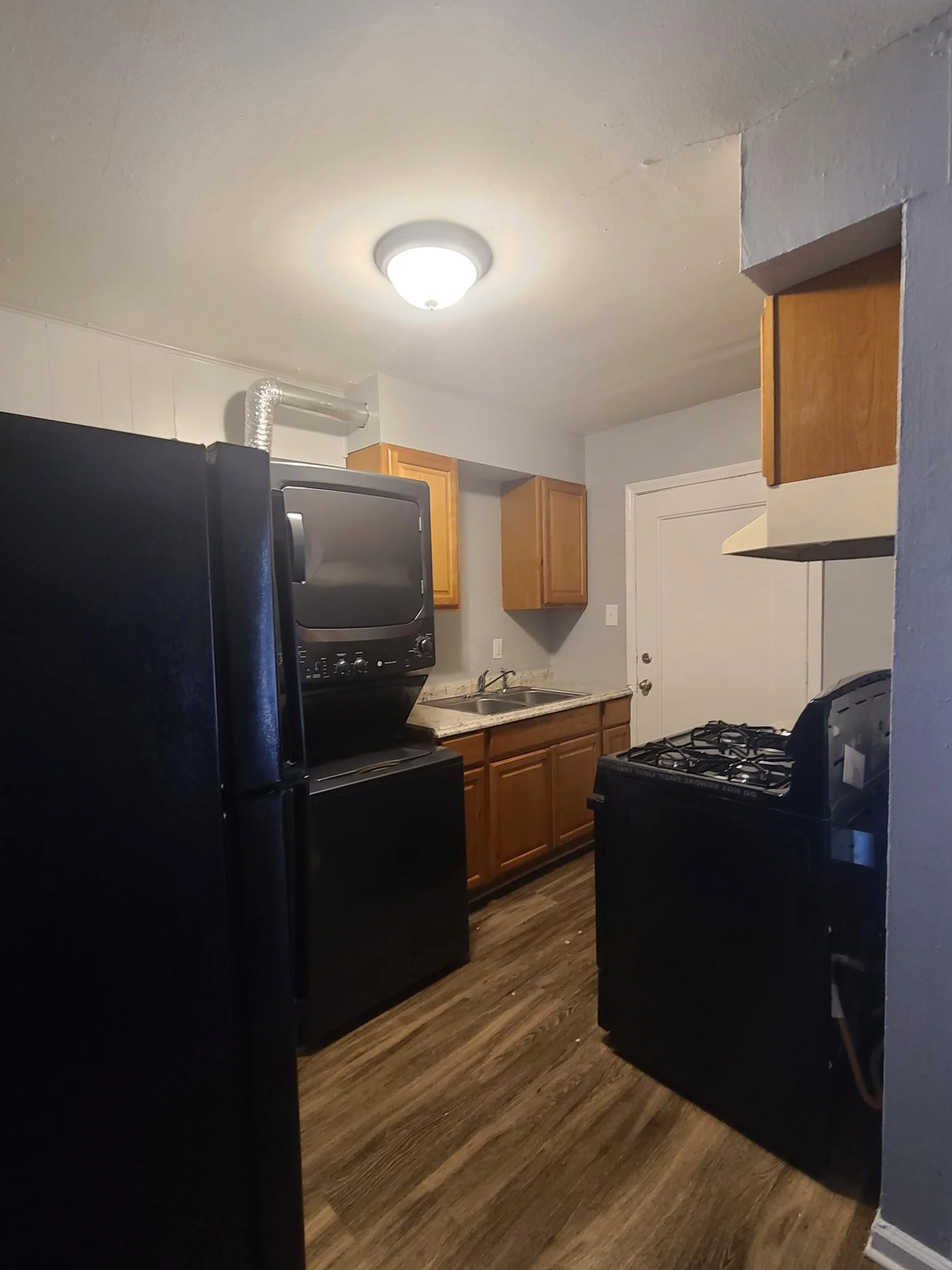 Gallery — The Courtyard at Waring Park Apartments in Memphis, Tennessee